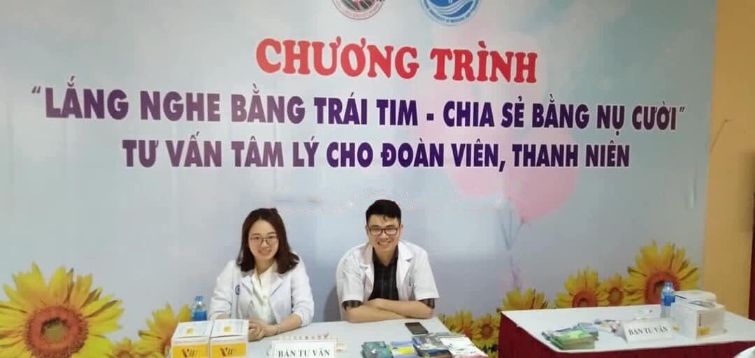 Đoàn Thanh niên - Hội Sinh viên Trường Đại học Y Dược Hải Phòng tổ chức chương trình "Lắng nghe bằng trái tim - Chia sẻ bằng nụ cười" tư vấn tâm lý cho sinh viên
