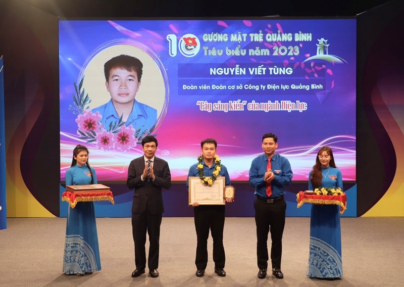 KHÁT KHAO CỐNG HIẾN CHO QUÊ HƯƠNG