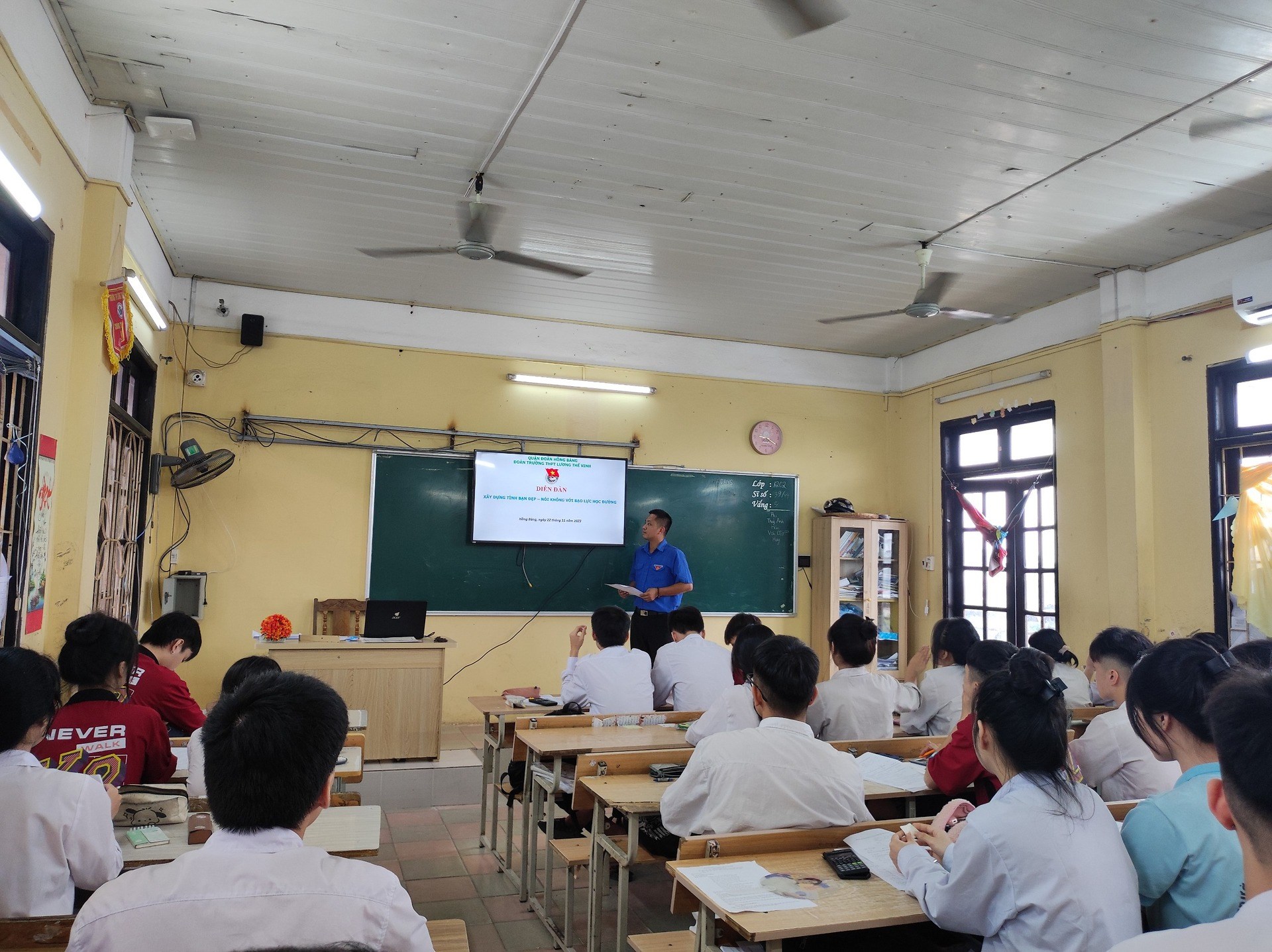 Xây dựng tình bạn đẹp - Nói không với bạo lực học đường