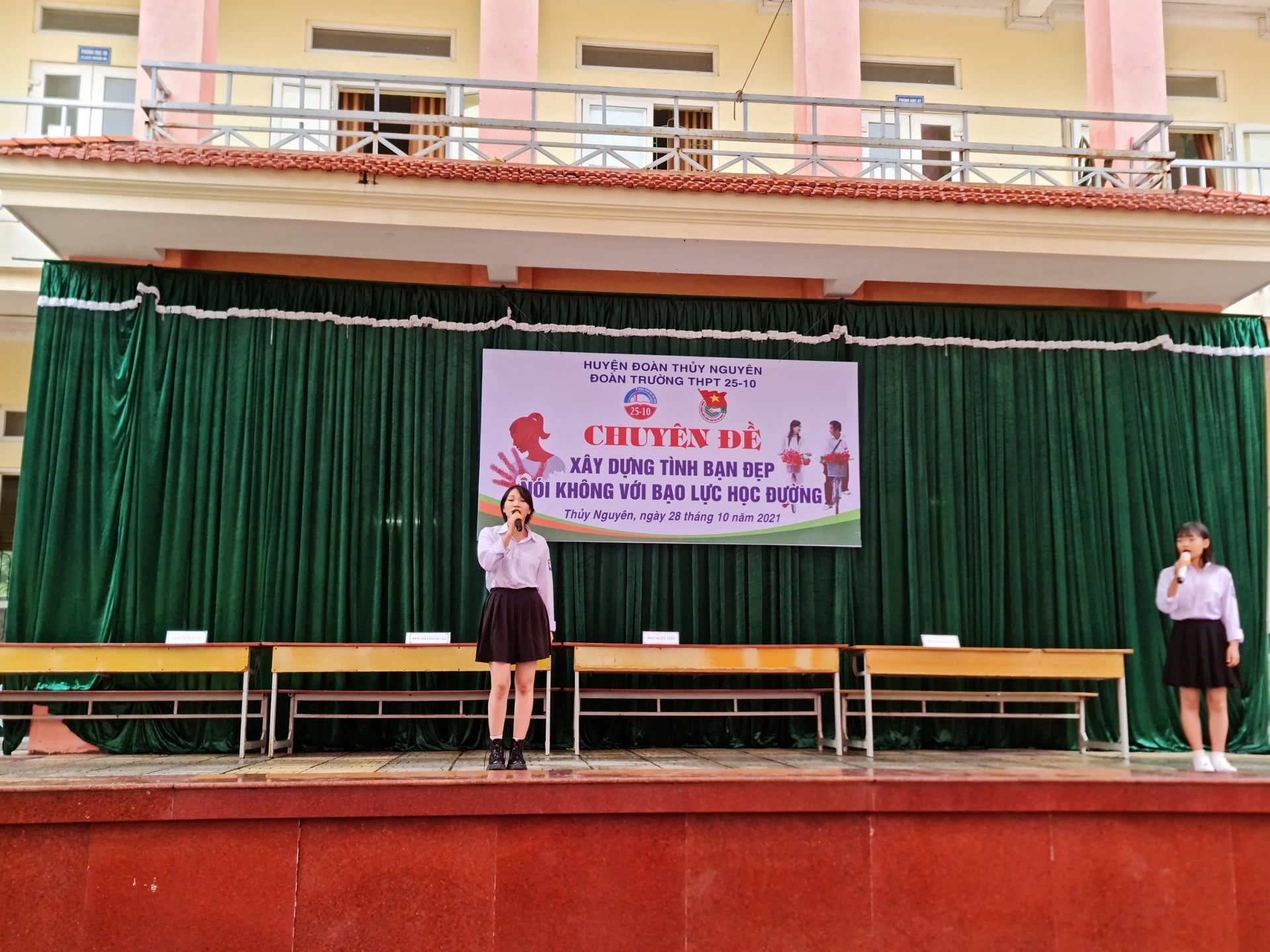 Ban Thường vụ Huyện đoàn Thủy Nguyên chỉ đạo trường THPT 25/10 thực hiện Chuyên đề: "Xây dựng tình bạn đẹp – Nói không với bạo lực học đường"
