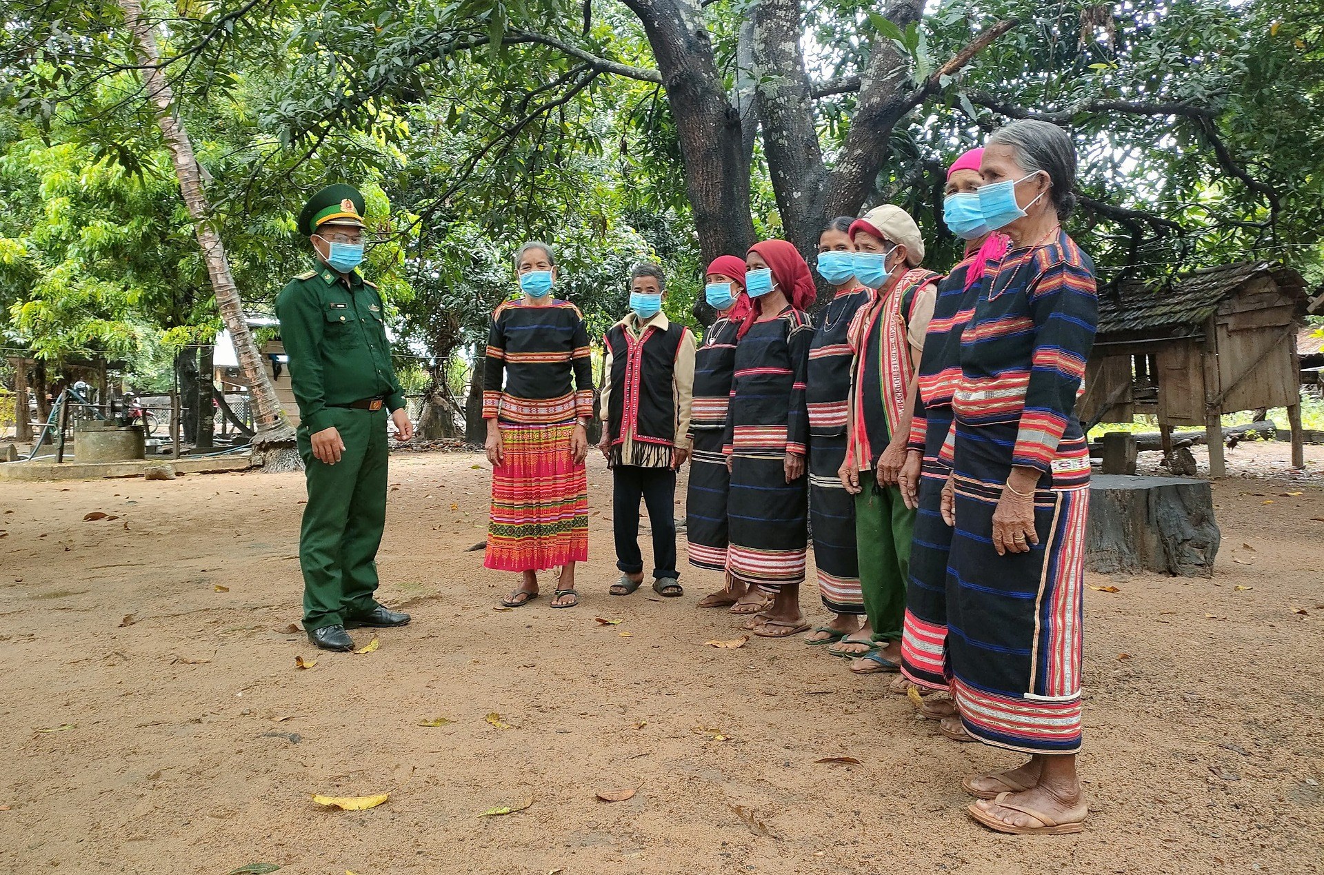 Đinh ƠRing - Người sỹ quan biên phòng tận tụy với dân
