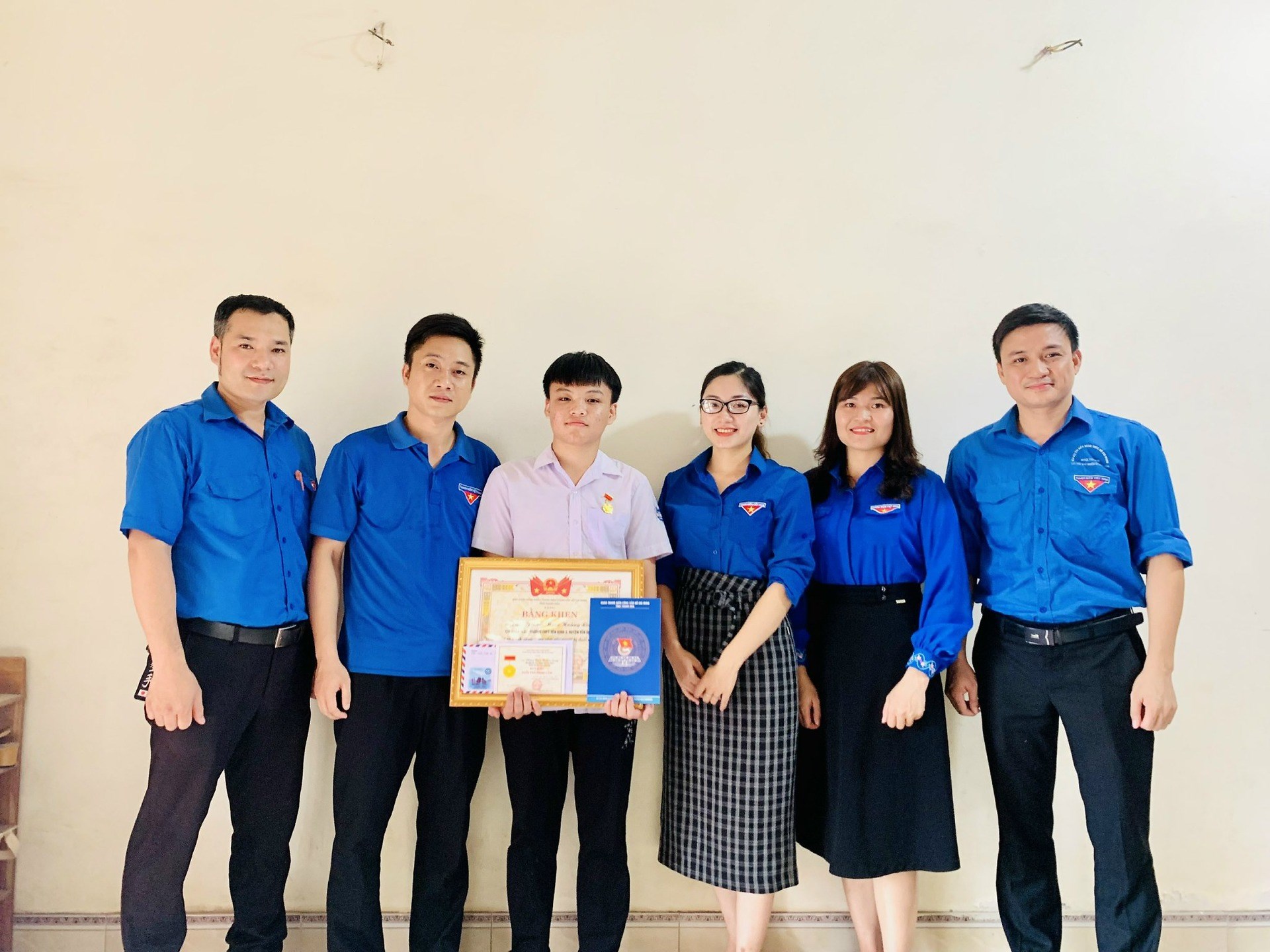 Thanh Hóa: Trao huy hiệu tuổi trẻ dũng cảm cho học sinh cứu người bị tai nạn đuối nước