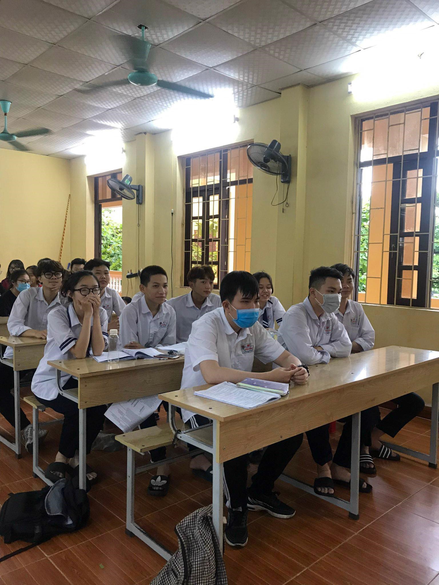 Sinh hoạt, thảo luận các cuốn sách về Bác Hồ