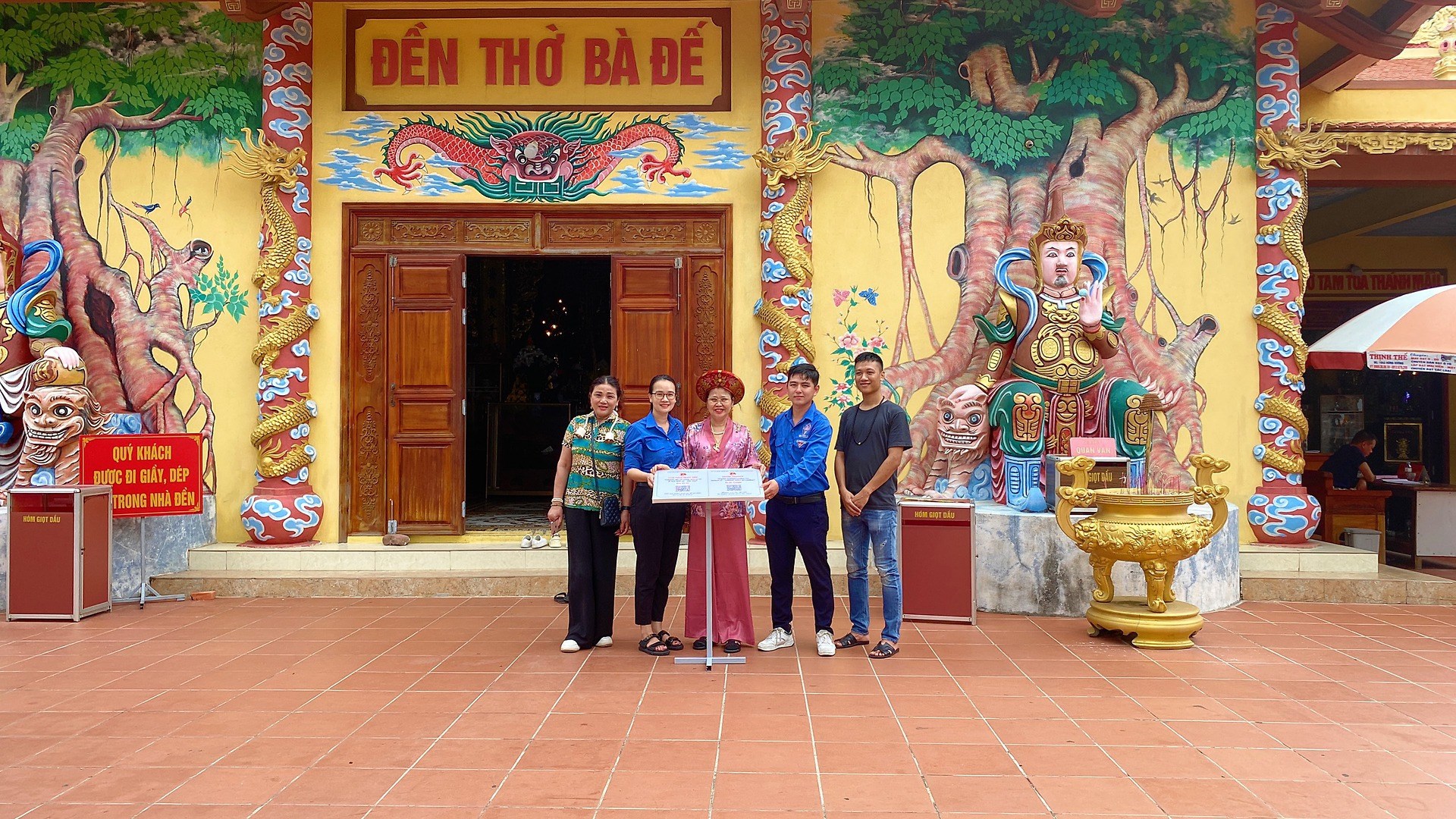 Công trình thanh niên “Chuyển đổi số trong tuyên truyền, quảng bá điểm du lịch, địa chỉ đỏ, di tích lịch sử - văn hóa” tại Đền Bà Đế
