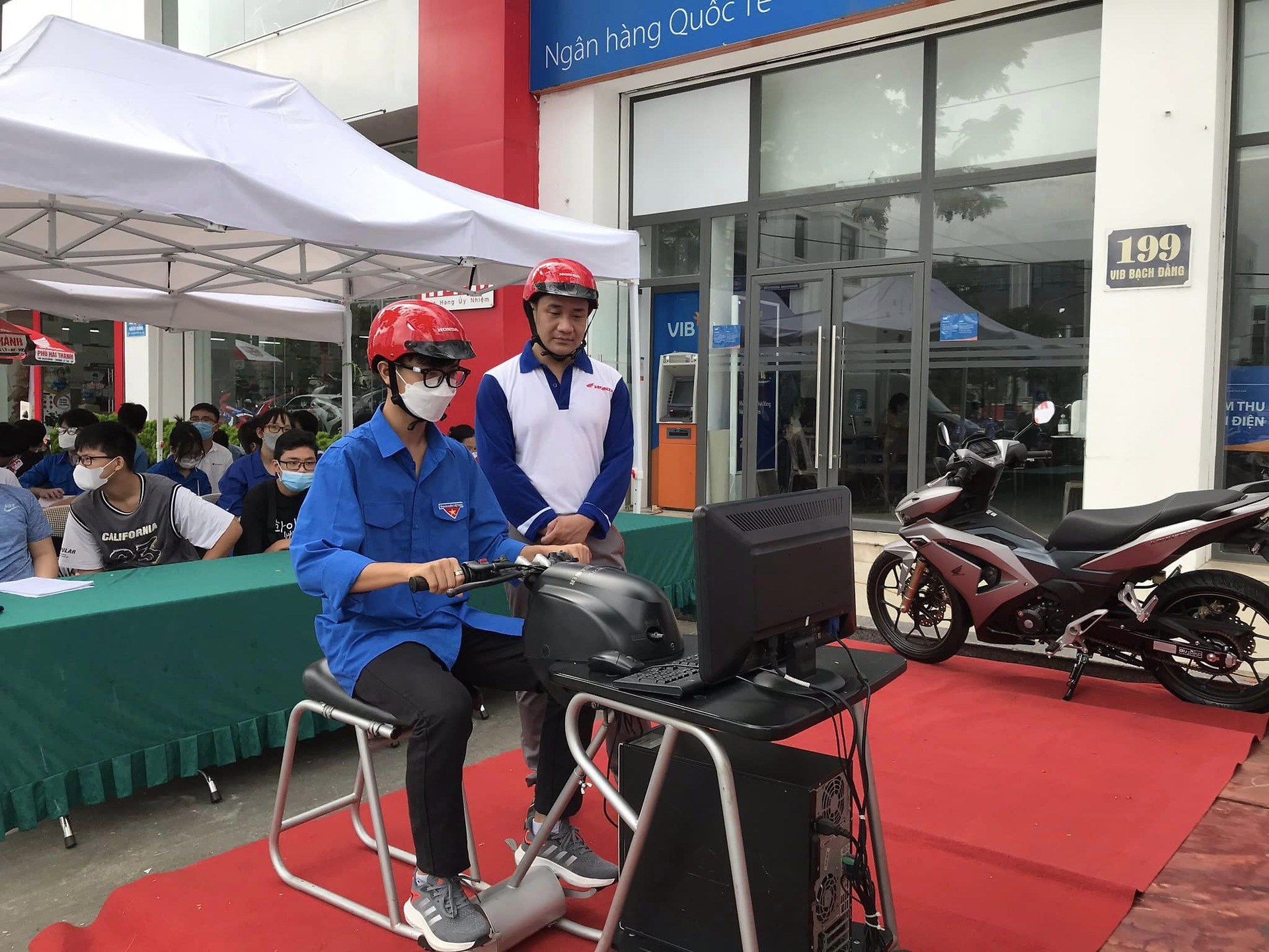 TẬP HUẤN KIẾN THỨC AN TOÀN GIAO THÔNG VÀ KỸ NĂNG LÁI XE AN TOÀN - QUẬN ĐOÀN HỒNG BÀNG