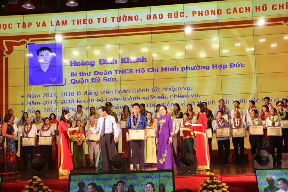 Gương cán bộ Đoàn học tập và làm theo tư tưởng, đạo đức, phong cách Hồ Chí Minh