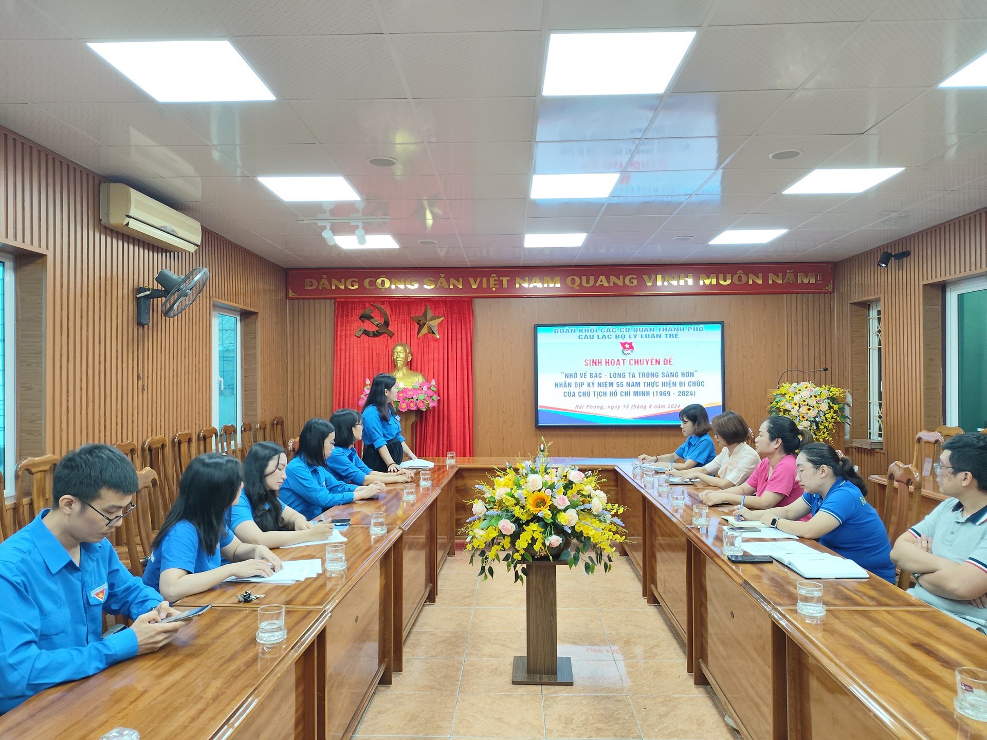 TỔ CHỨC SINH HOẠT CLB LÝ LUẬN TRẺ HƯỞNG ỨNG ĐỢT SINH HOẠT CHÍNH TRỊ “NHỚ VỀ BÁC - LÒNG TA TRONG SÁNG HƠN” DO THÀNH ĐOÀN HẢI PHÒNG PHÁT ĐỘNG NHÂN DỊP 55 NĂM THỰC HIỆN DI CHÚC CỦA CHỦ TỊCH HỒ CHÍ MINH