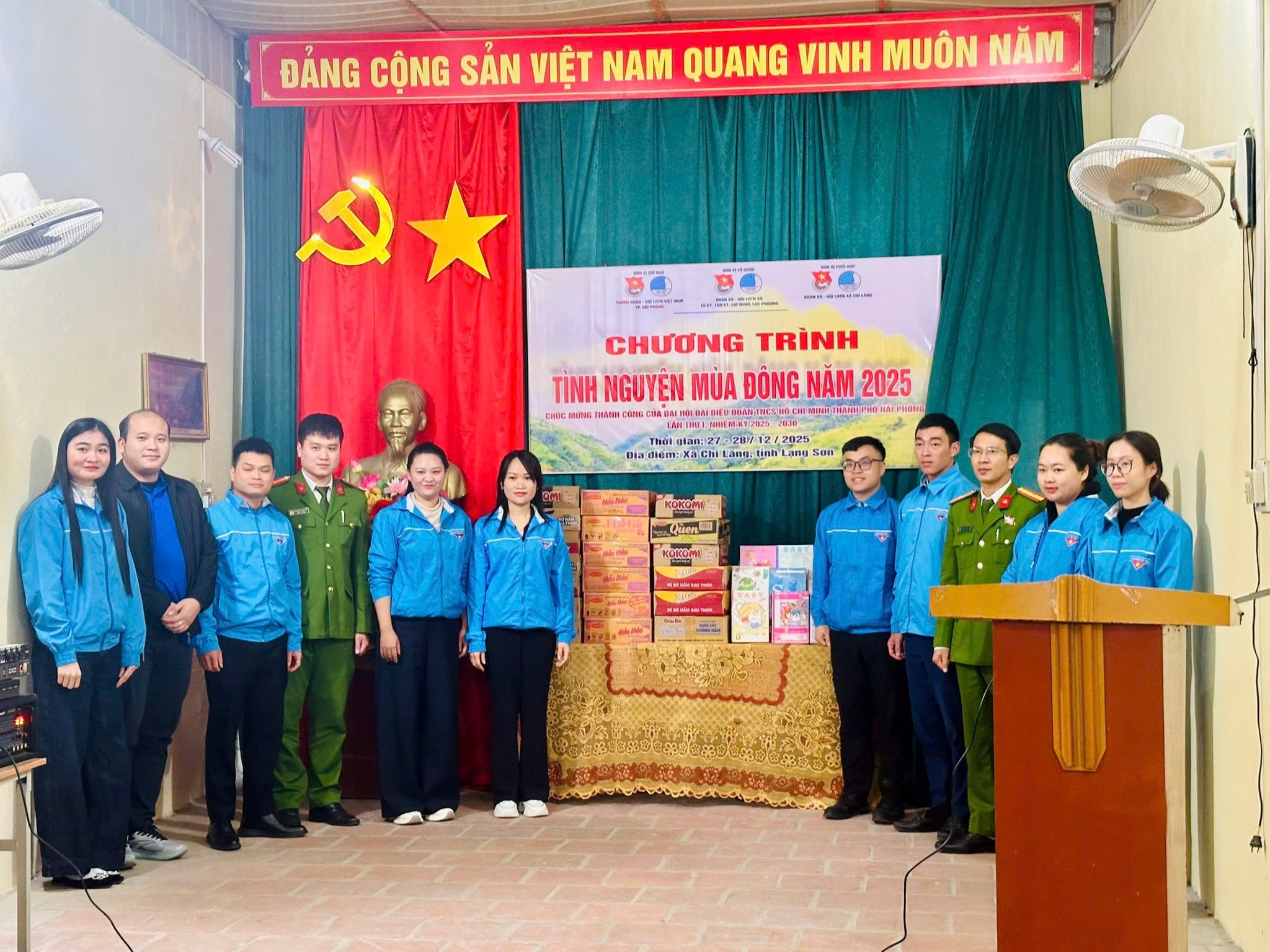 ĐOÀN XÃ TỨ KỲ TỔ CHỨC THÀNH CÔNG CHƯƠNG TRÌNH TÌNH NGUYỆN MÙA ĐÔNG NĂM 2025 TẠI XÃ QUAN SƠN, TỈNH LẠNG SƠN