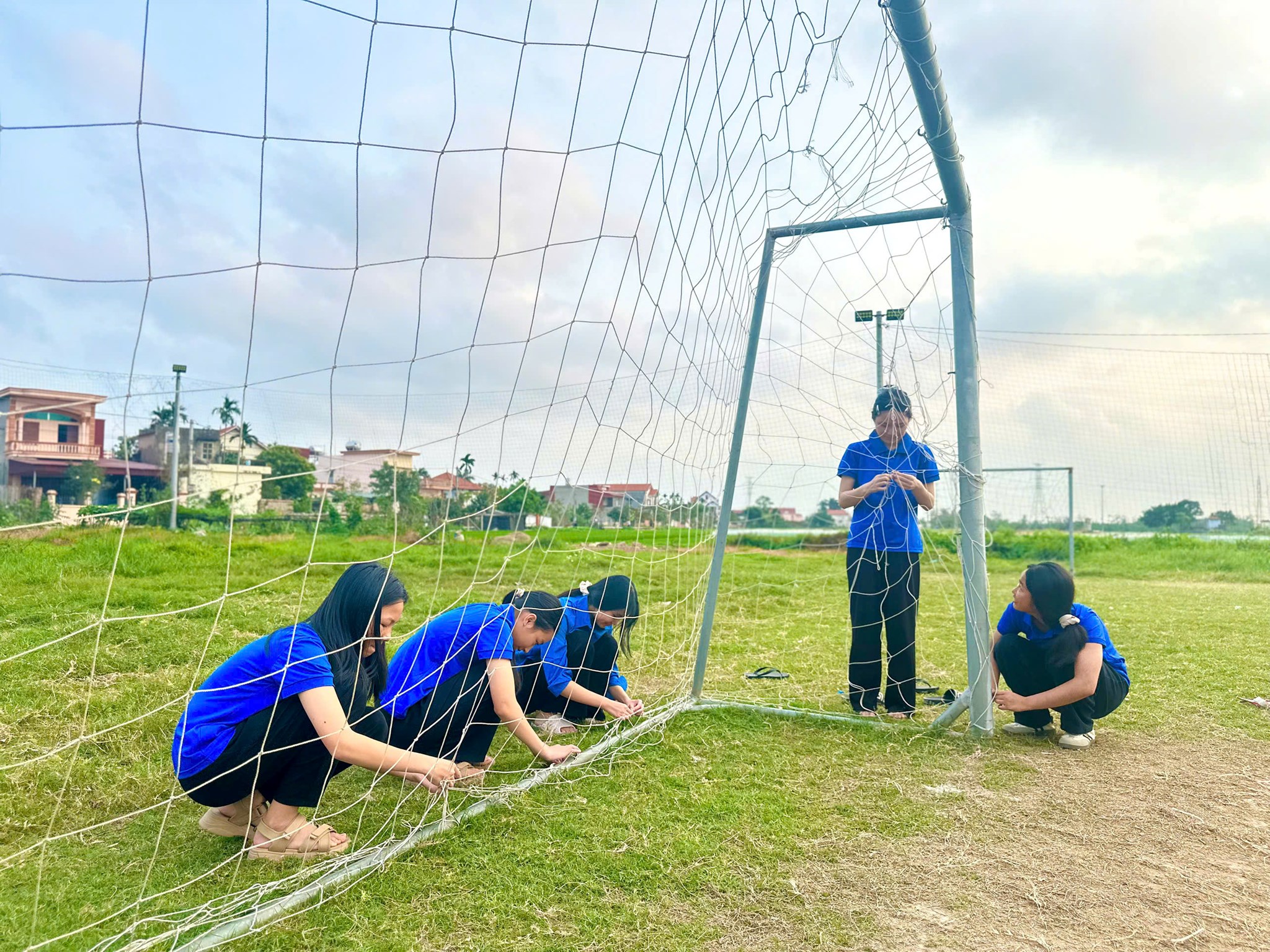 Tuổi trẻ Lê Đại Hành ra quân ngày tình nguyện xây dựng nông thôn mới, đô thị văn minh năm 2026