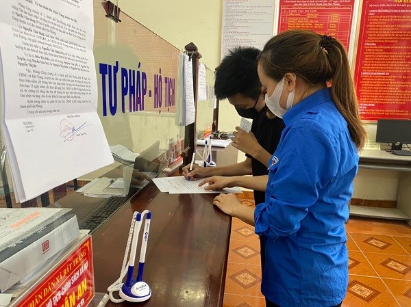 Ngày “Chiến sỹ chung tay tình nguyện giải quyết thủ tục hành chính”