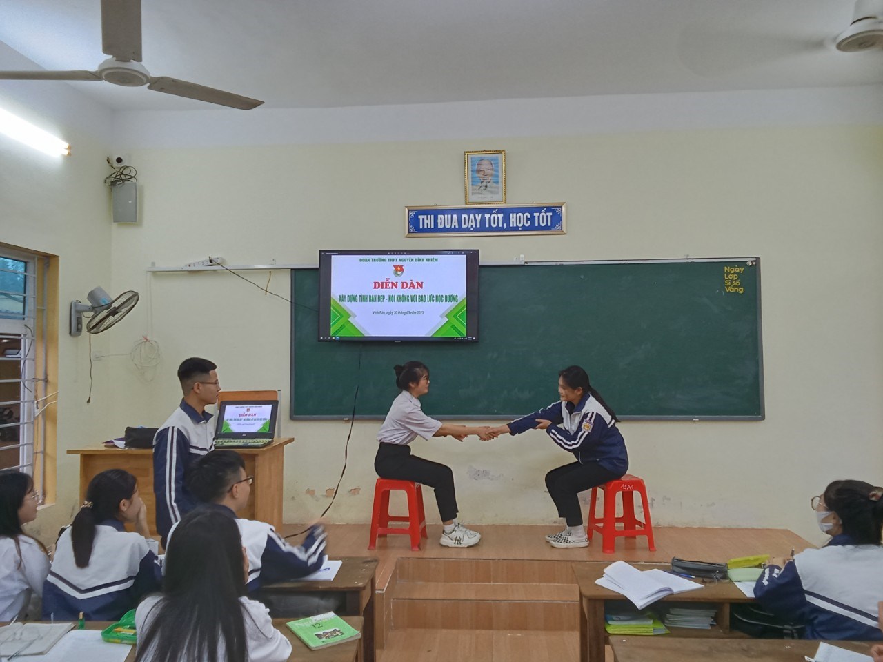 Diễn đàn xây dựng tình bạn đẹp - Nói không với bạo lực học đường