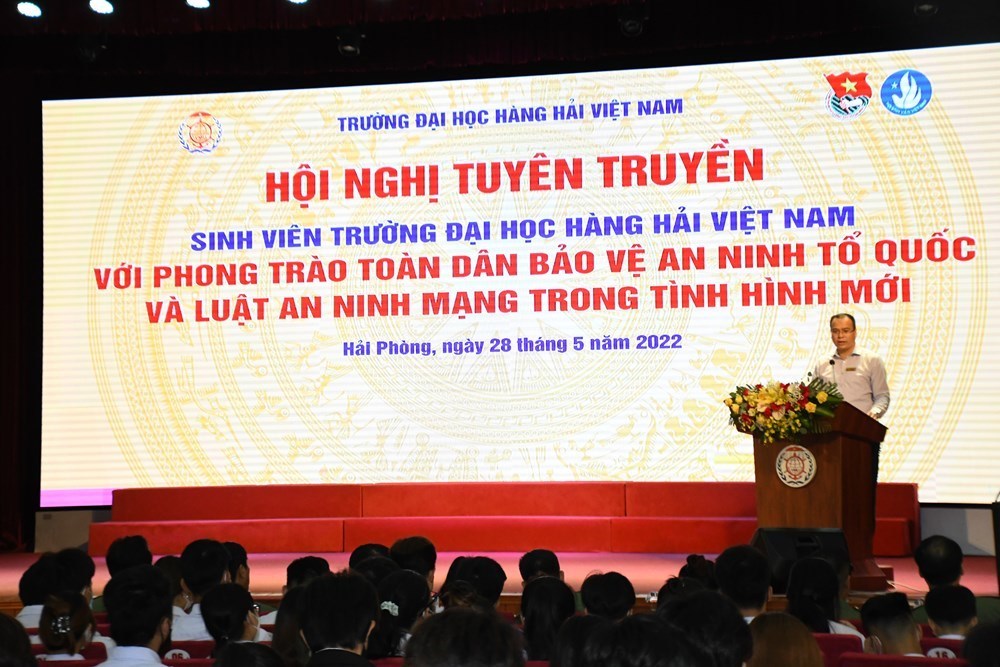 PGS. TS Nguyễn Minh Đức – Phó Hiệu trưởng Nhà trường khai mạc hội nghị