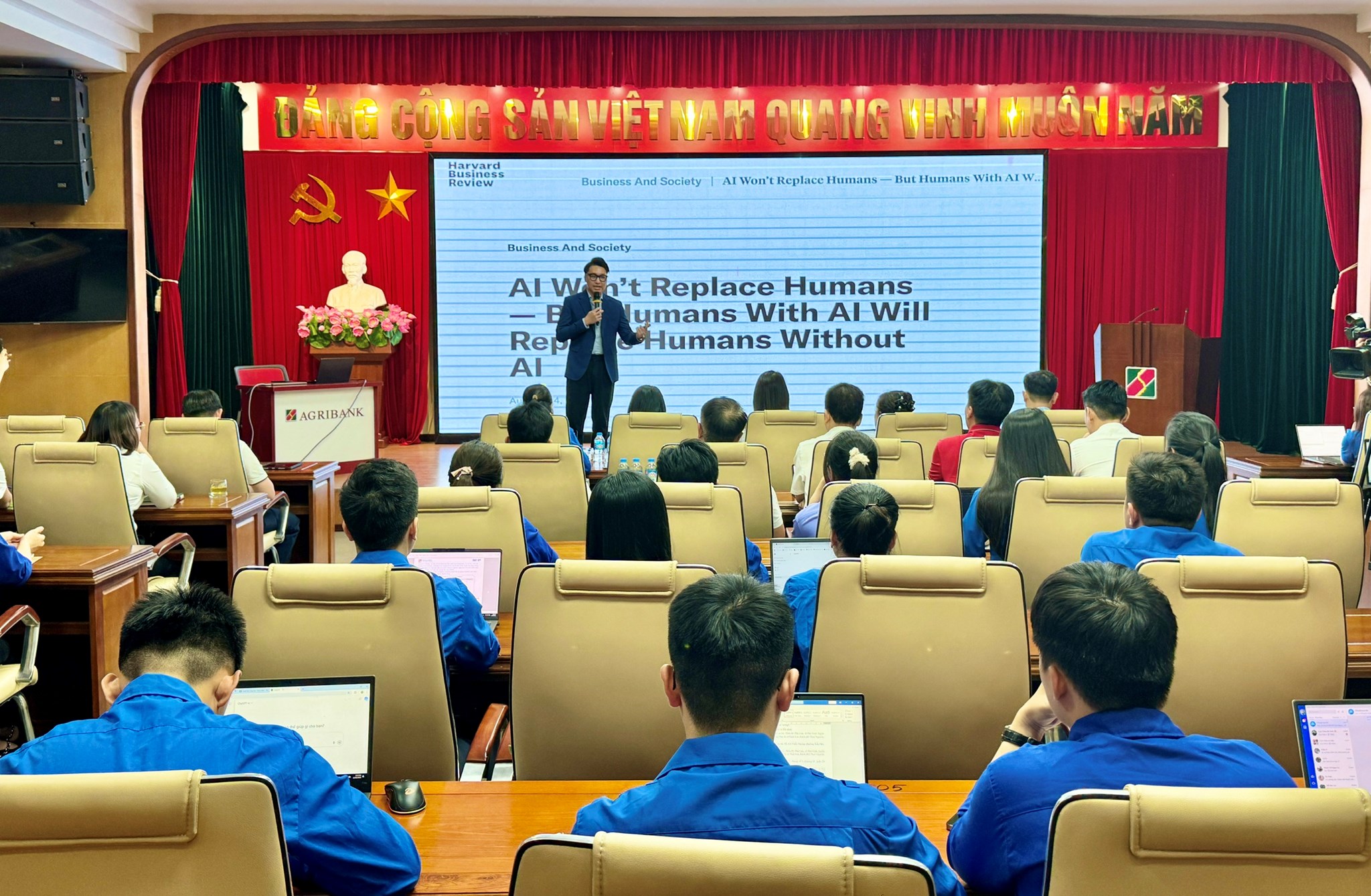 ĐOÀN CÁC CƠ QUAN ĐẢNG TP HẢI PHÒNG TẬP HUẤN KỸ NĂNG AI CHO CÁN BỘ, ĐOÀN VIÊN THANH NIÊN