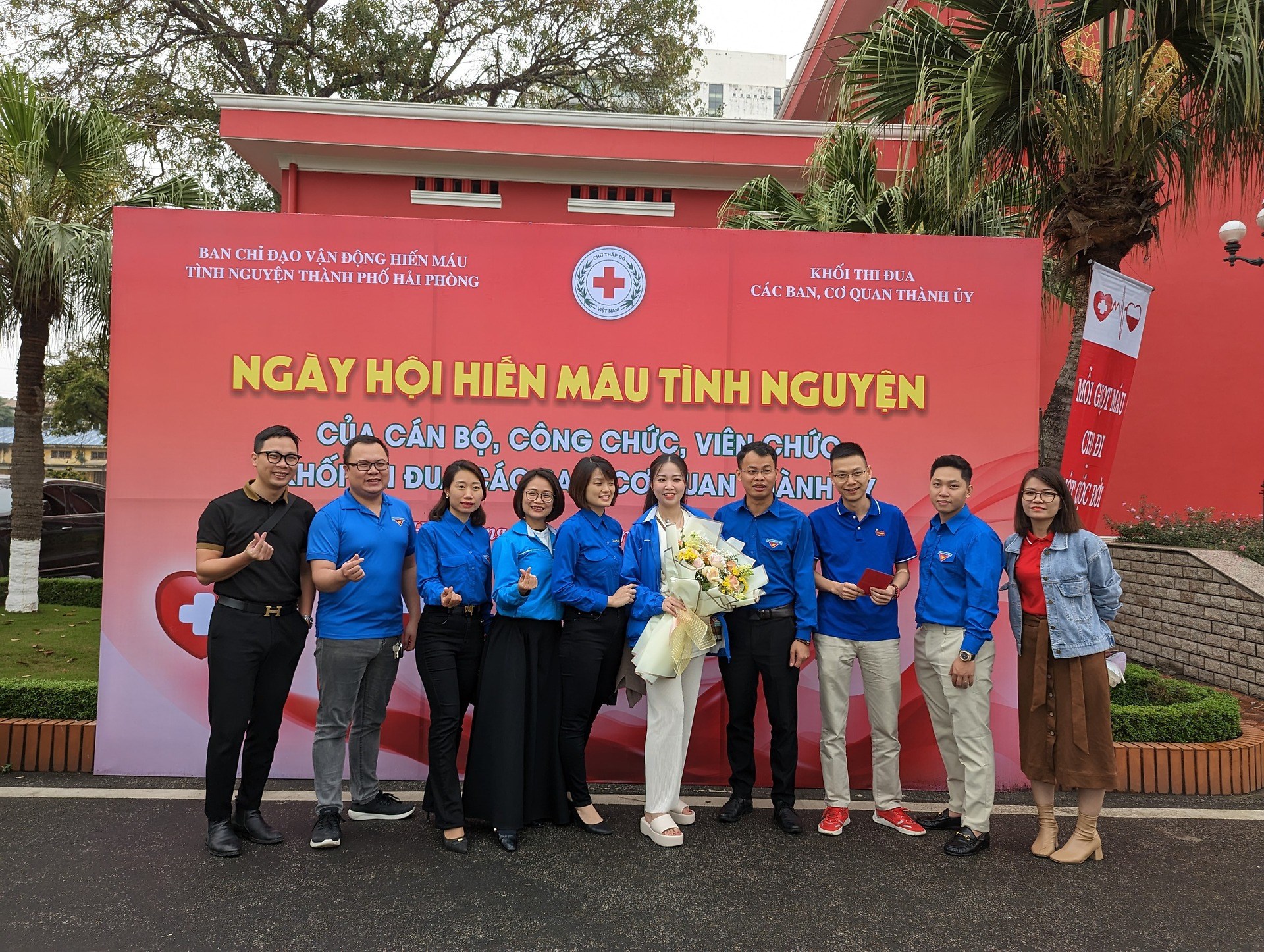 TUỔI TRẺ KHỐI CÁC CƠ QUAN THÀNH PHỐ XUNG KÍCH TRONG PHONG TRÀO HIẾN MÁU TÌNH NGUYỆN