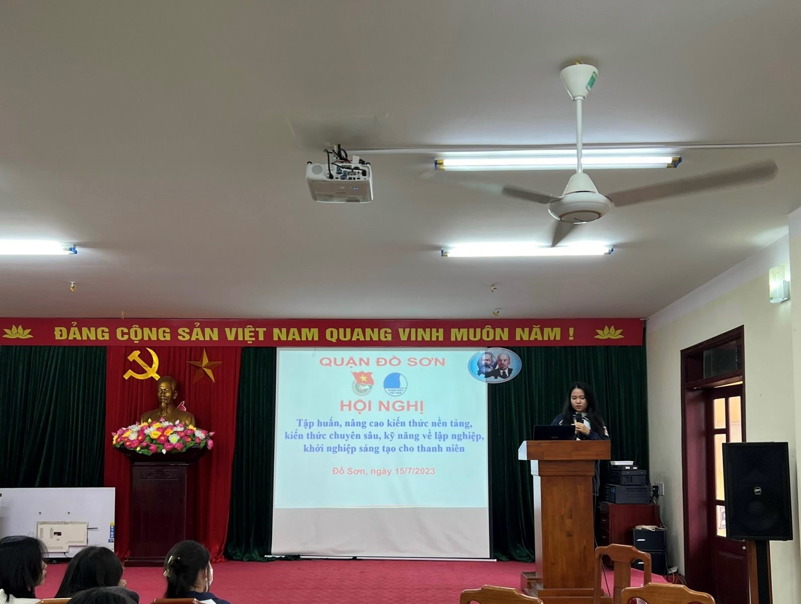 Tập huấn, nâng cao kiến thức nền tảng, kiến thức chuyên sâu, kỹ năng về lập nghiệp, khởi nghiệp sáng tạo cho thanh niên.
