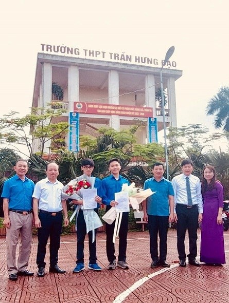 TUỔI TRẺ LÀM THEO LỜI BÁC DẠY