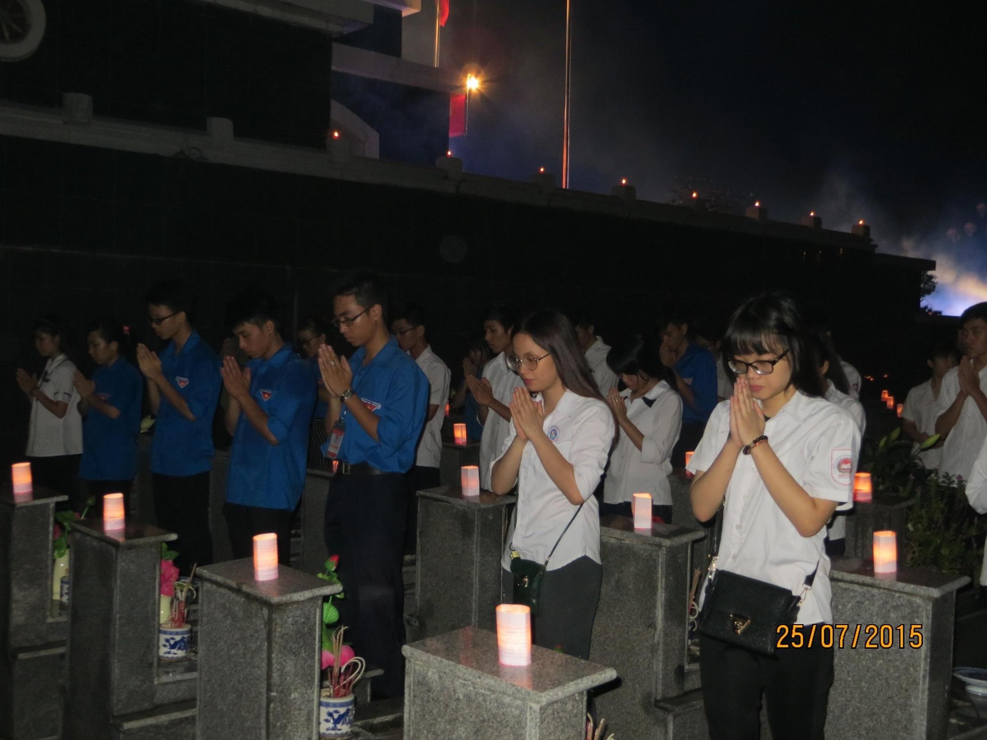 Chủ đề Sinh hoạt chi đoàn tháng 7/2016: Uống nước nhớ nguồn