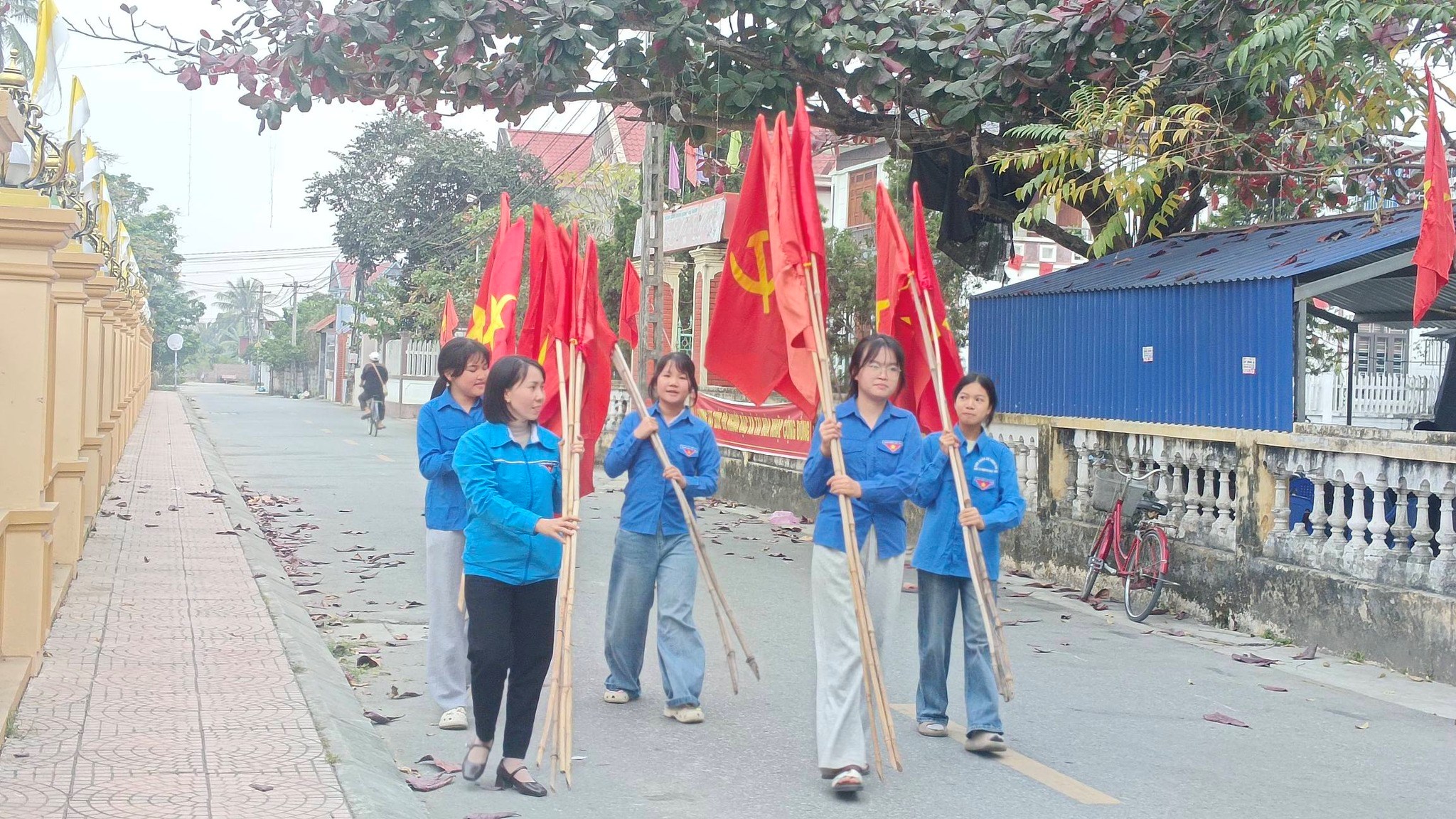 TUỔI TRẺ KIM THÀNH TỰ HÀO TREO CỜ TỔ QUỐC CHÀO MỪNG ĐẠI HỘI ĐẢNG TOÀN QUỐC LẦN THỨ XIV, NHIỆM KỲ 2026-2031