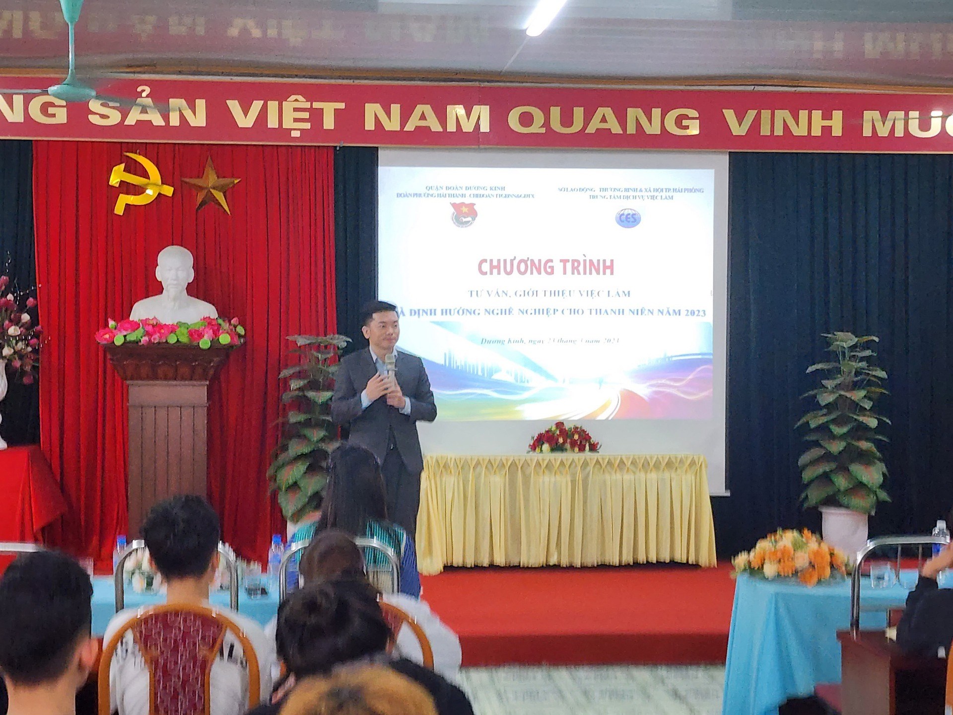 TRUNG TÂM GDNN&GDTX QUẬN DƯƠNG KINH TỔ CHỨC CHƯƠNG TRÌNH TƯ VẤN, GIỚI THIỆU VIỆC LÀM VÀ ĐỊNH HƯỚNG NGHỀ NGHIỆP CHO ĐVTN NĂM 2023