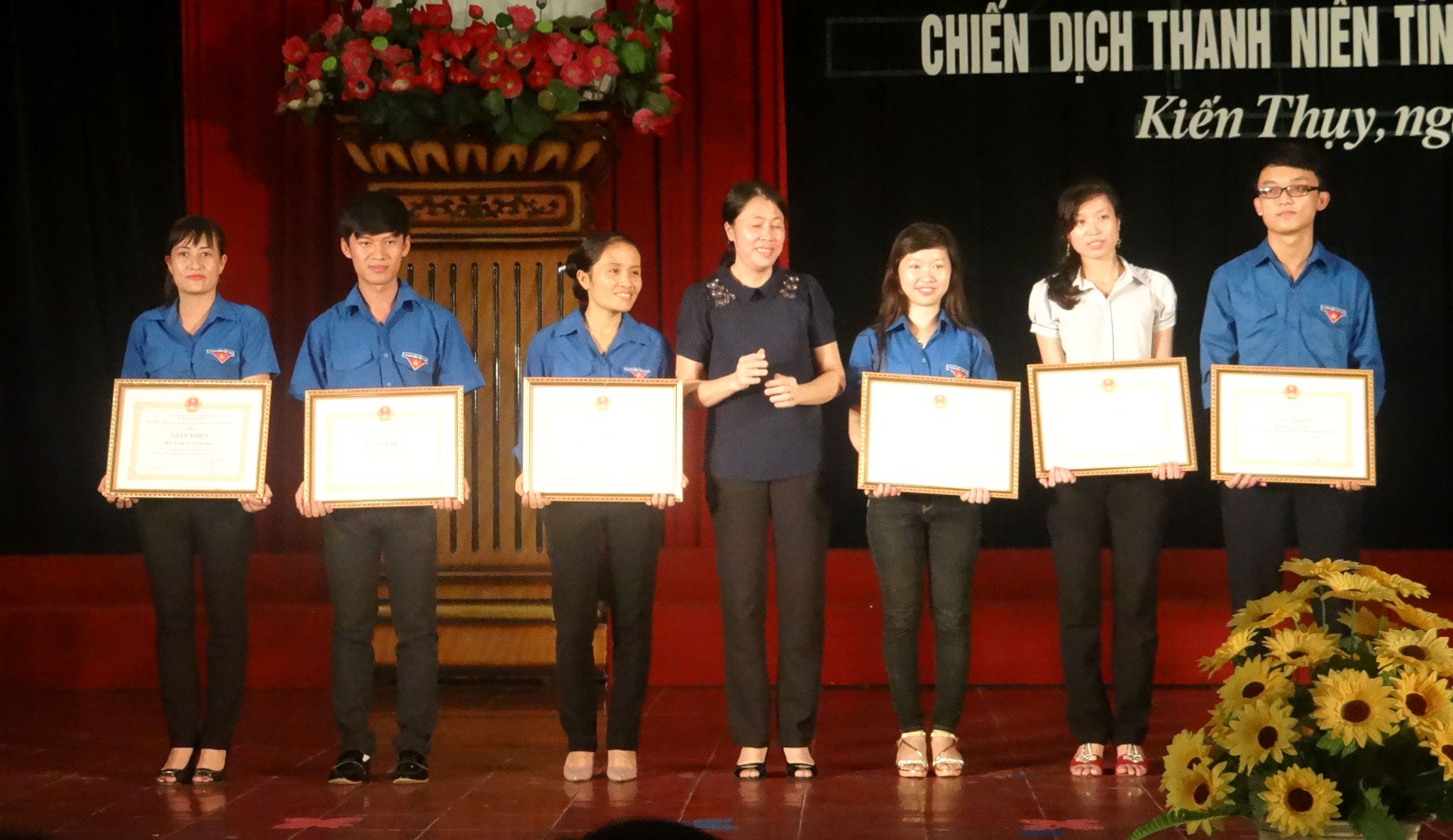 Tổng kết hoạt động Hè và  chiến dịch Thanh niên tình nguyện hè năm 2016