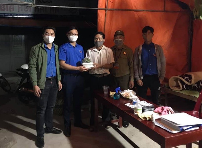 BÍ THƯ ĐOÀN TÂM HUYẾT VỚI HOẠT ĐỘNG TỪ THIỆN