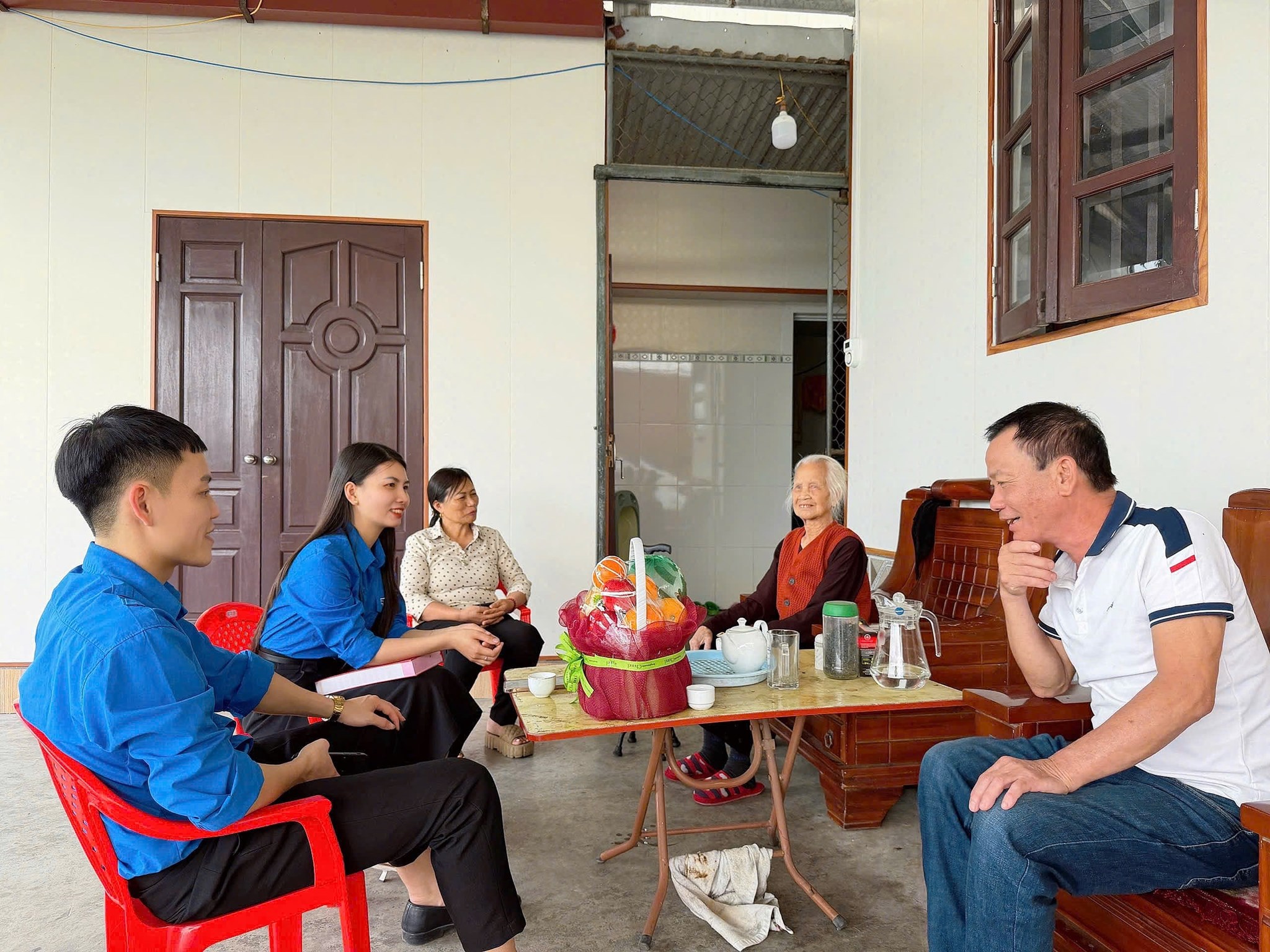 NGUYÊN GIÁP: THĂM, TẶNG QUÀ MẸ VNAH NGUYỄN THỊ CHÍNH NHÂN DỊP THÁNG THANH NIÊN NĂM 2026
