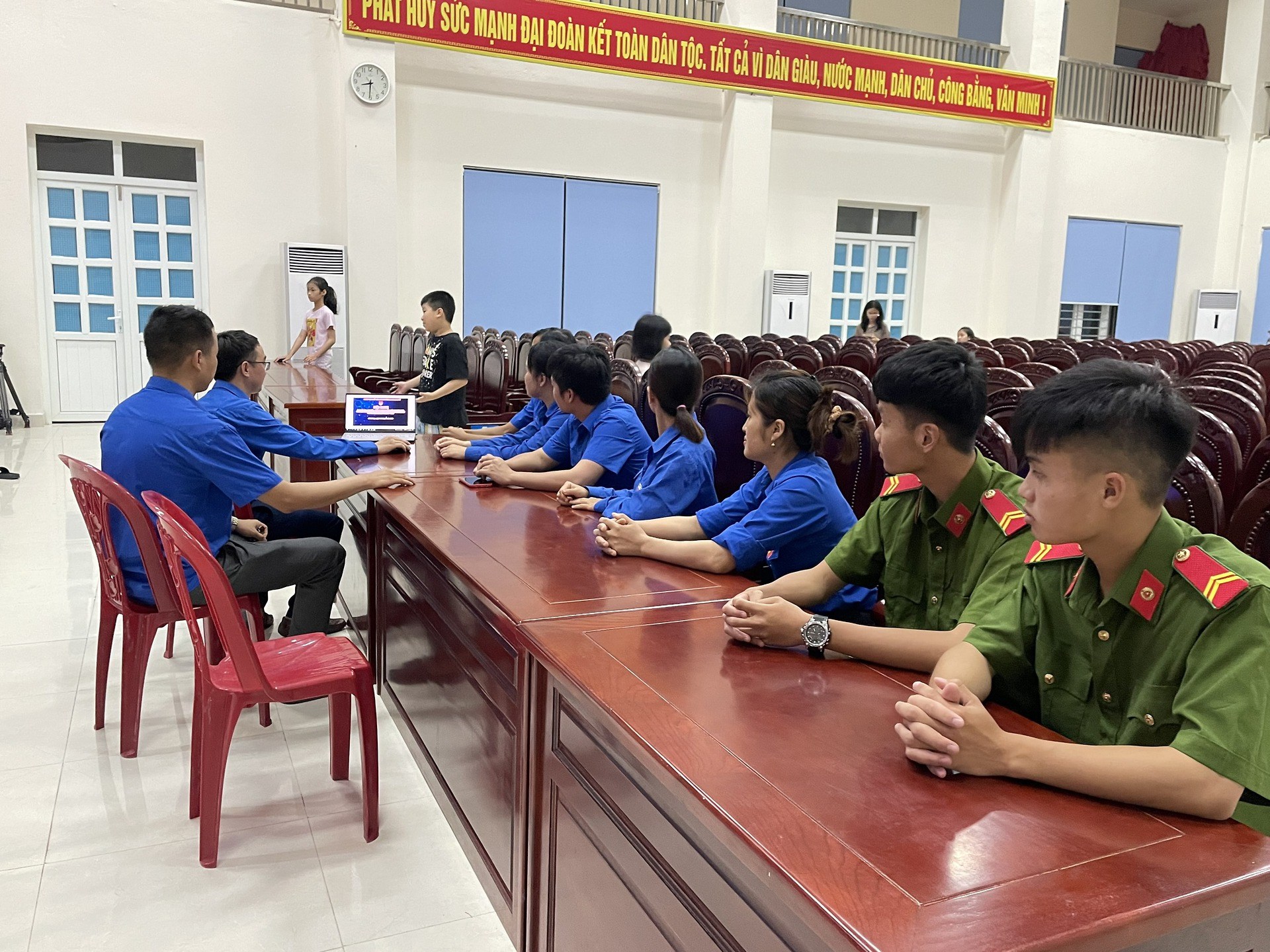 ĐOÀN THANH NIÊN HUYỆN ĐẢO BẠCH LONG VỸ TỔ CHỨC HỘI NGHỊ NGHIÊN CỨU, HỌC TẬP, QUÁN TRIỆT NGHỊ QUYẾT ĐẠI HỘI ĐOÀN TOÀN QUỐC LẦN THỨ XII, NGHỊ QUYẾT ĐẠI HỘI ĐOÀN THÀNH PHỐ LẦN THỨ XIV