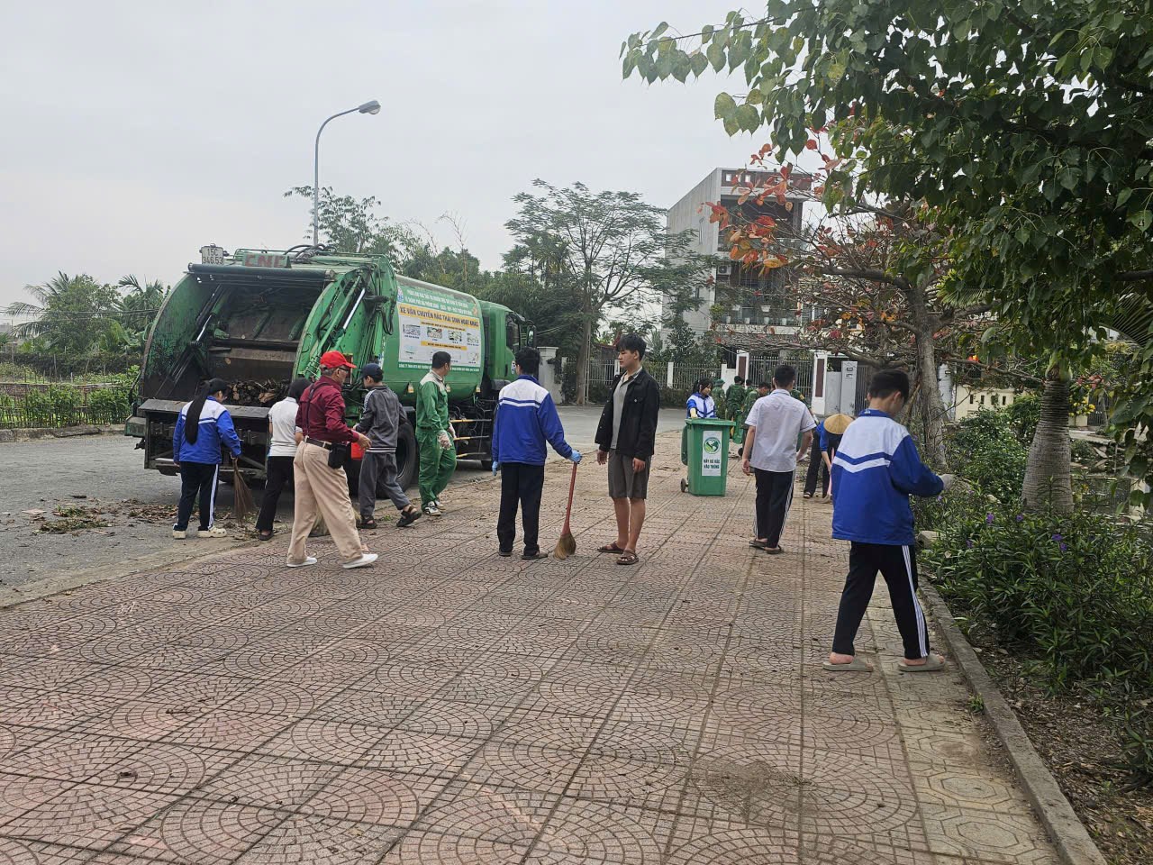 ĐOÀN PHƯỜNG ĐÔNG HẢI: ĐẨY MẠNH TỔ CHỨC CÁC HOẠT ĐỘNG THAM GIA XÂY DỰNG ĐÔ THỊ VĂN MINH, VỆ SINH MÔI TRƯỜNG TRONG THÁNG 3/2026