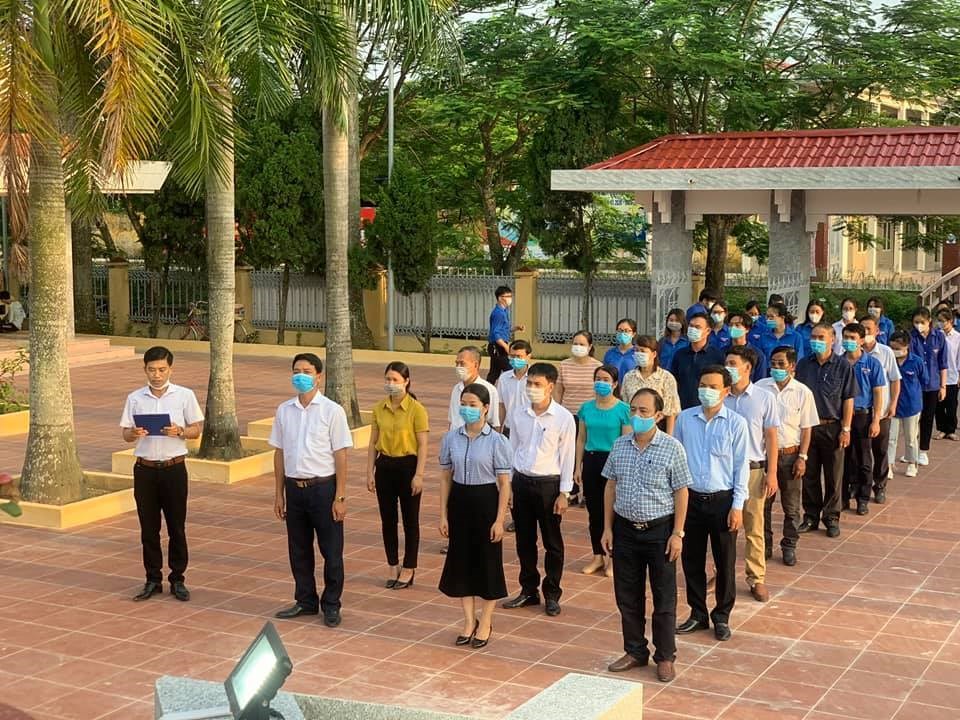 Đoàn thanh niên Tổng công ty xây dựng Bạch Đằng tổ chức Hành trình đến với địa chỉ đỏ