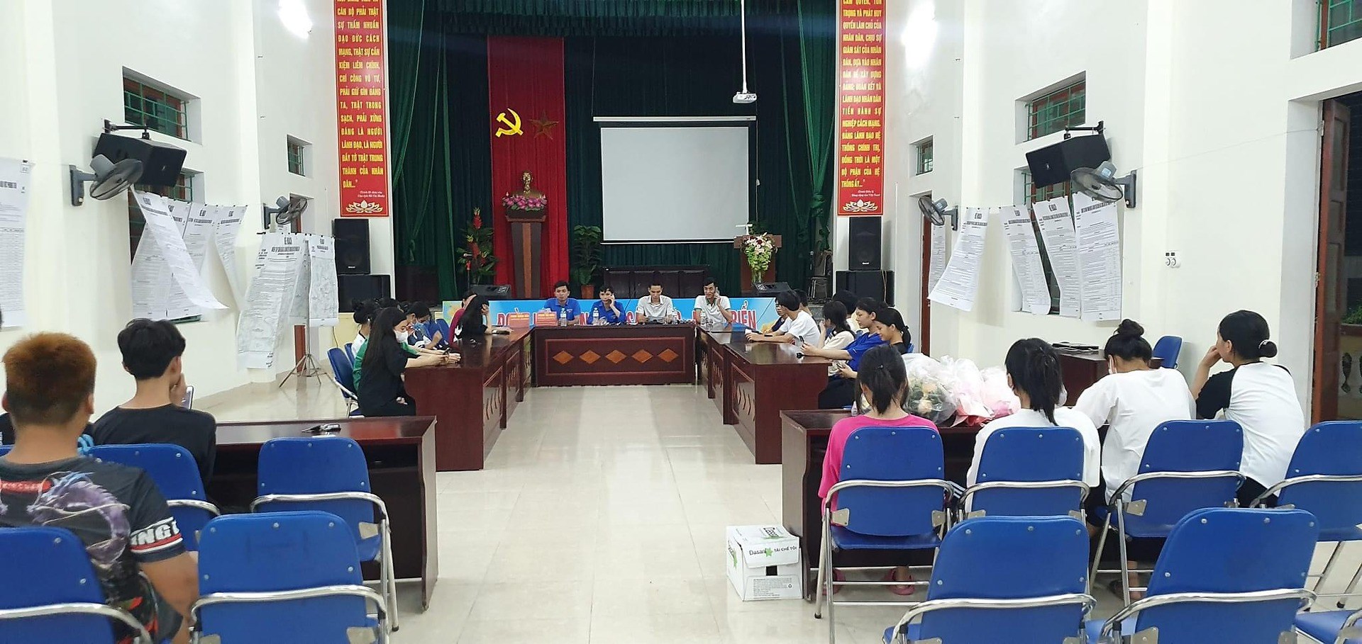 Tổ chức sinh hoạt CLB Lý luận trẻ huyện Vĩnh Bảo