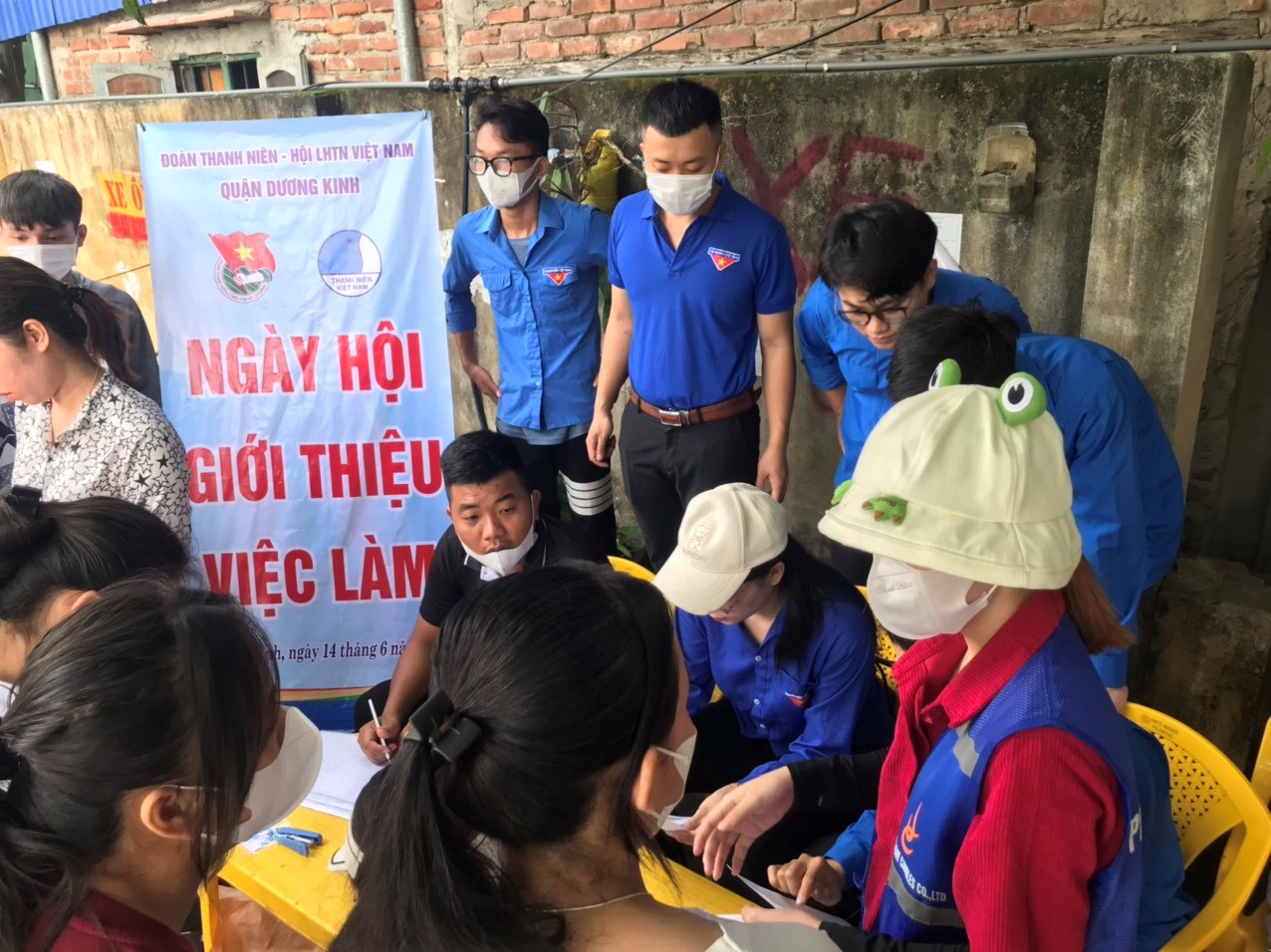 GIẢI PHÁP THU HÚT TẬP HỢP ĐOÀN KẾT THANH NIÊN THÔNG QUA NGÀY HỘI GIỚI THIỆU VIỆC LÀM