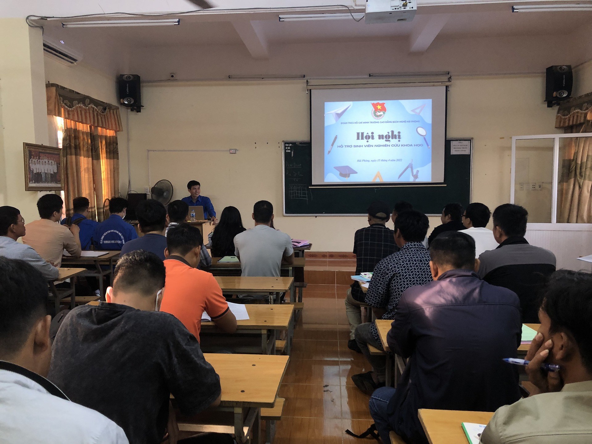 Đoàn TNCS Hồ Chí Minh trường Cao đẳng Bách nghệ Hải Phòng tổ chức Hội nghị "Hỗ trợ sinh viên nghiên cứu khoa học"