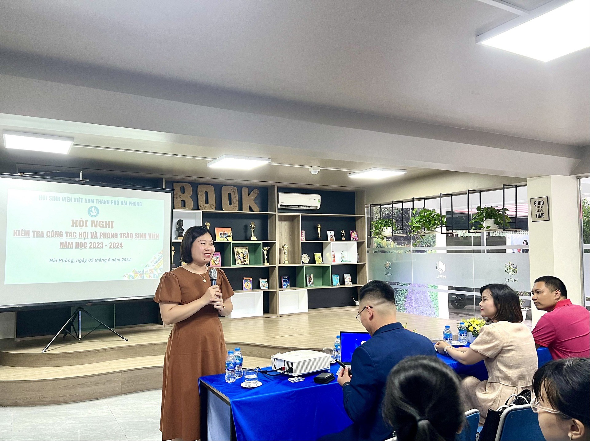 Kiểm tra chuyên đề công tác Hội và phong trào sinh viên Trường Đại học Quản lý và Công nghệ Hải Phòng