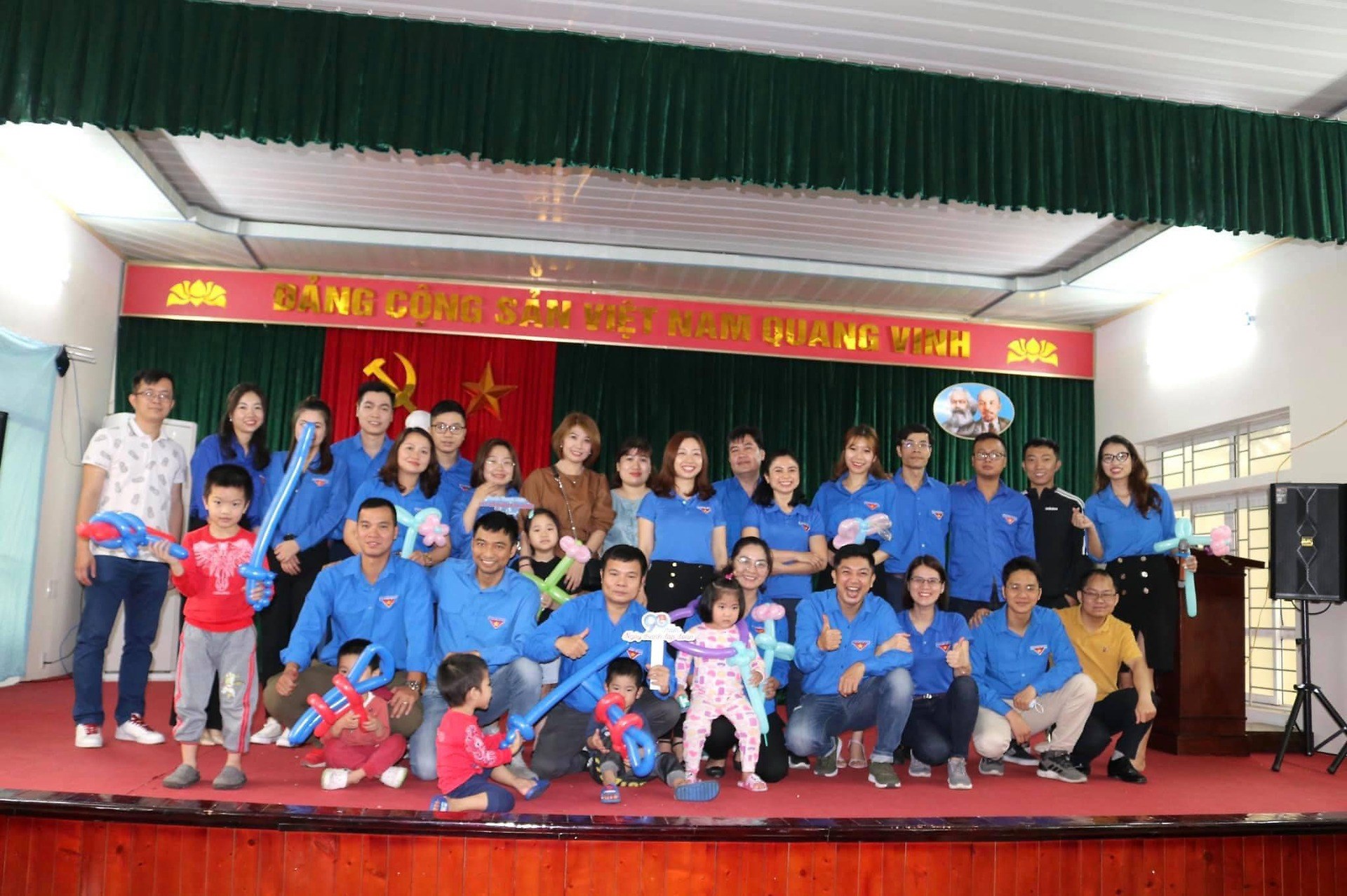 Các chi đoàn thuộc Đoàn Thanh niên Công ty CP Cấp nước Hải Phòng tổ chức chương trình trao, tặng quà cho các cháu nhỏ tại Trường Lao động Xã hội Thanh Xuân, Thành phố Hải Phòng