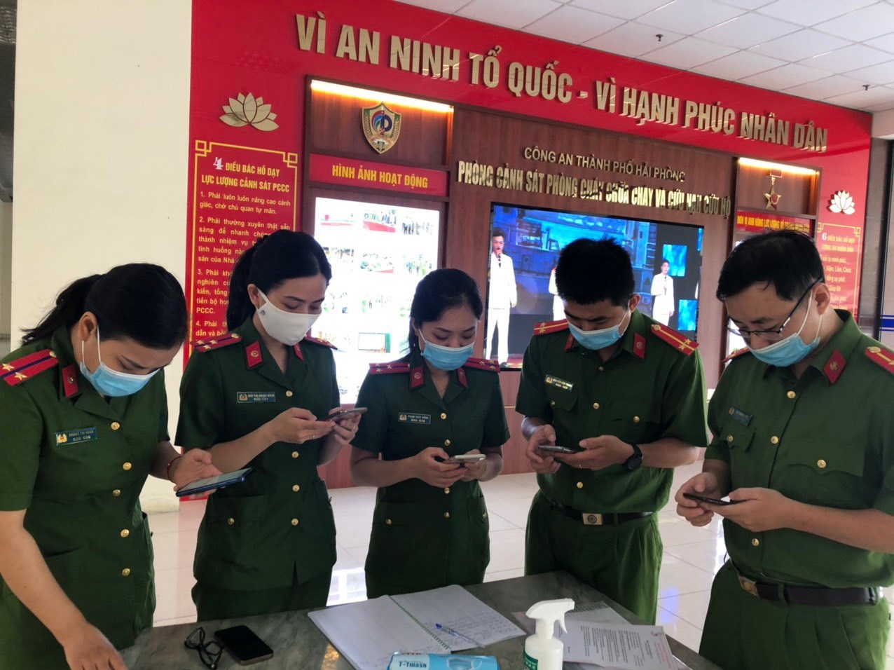 Ra quân “Ngày chiến sĩ tình nguyện vì văn minh đô thị”
