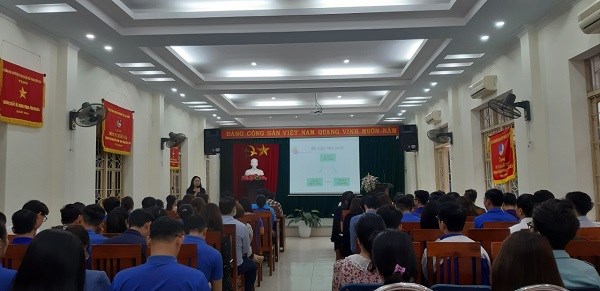Cán bộ Đoàn tham gia học tập lý luận chính trị