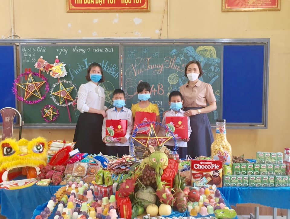 Trung thu cho em - "Lồng đèn thắp sáng ước mơ"