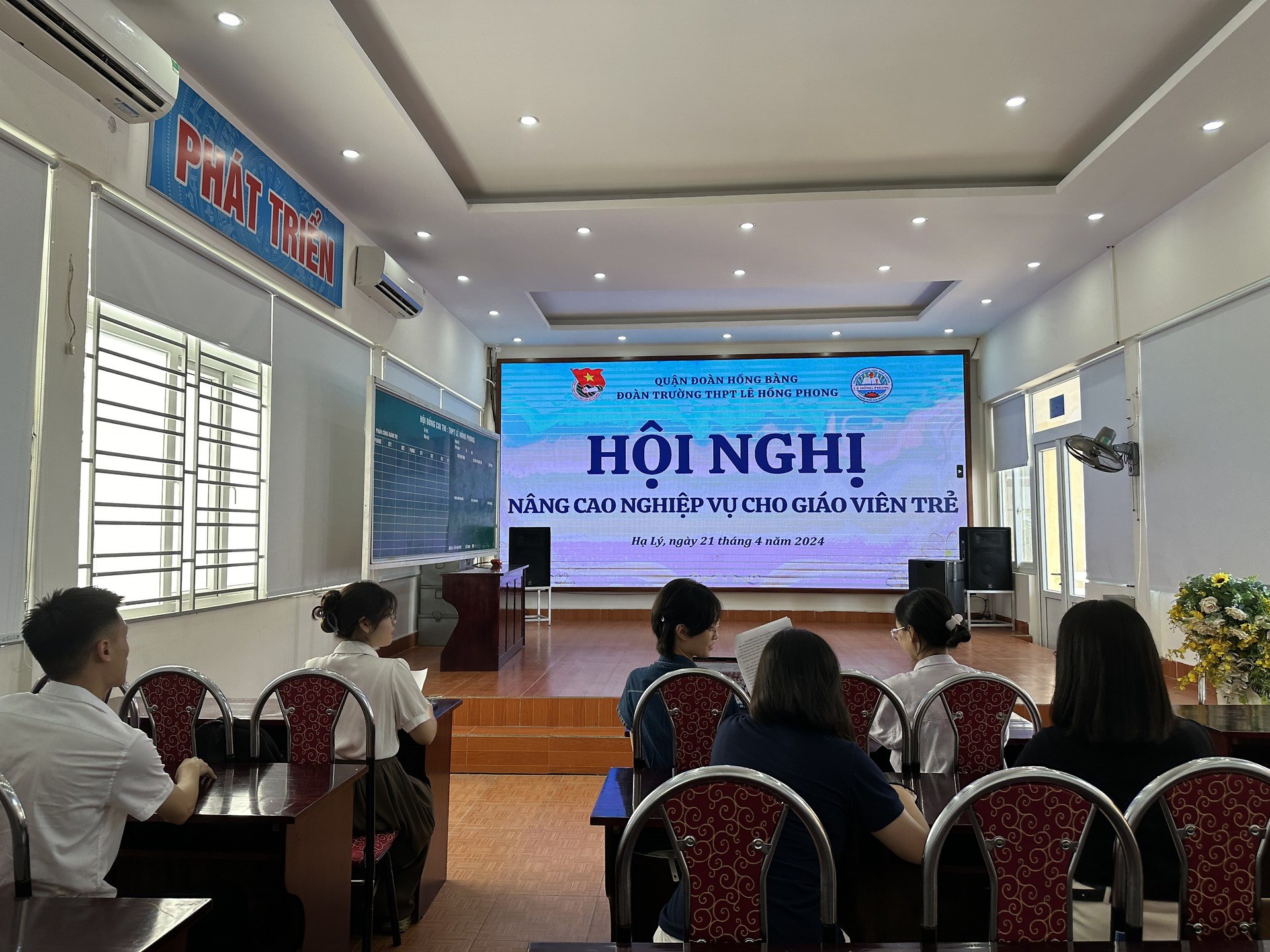 Nâng cao nghiệp vụ cho giáo viên trẻ