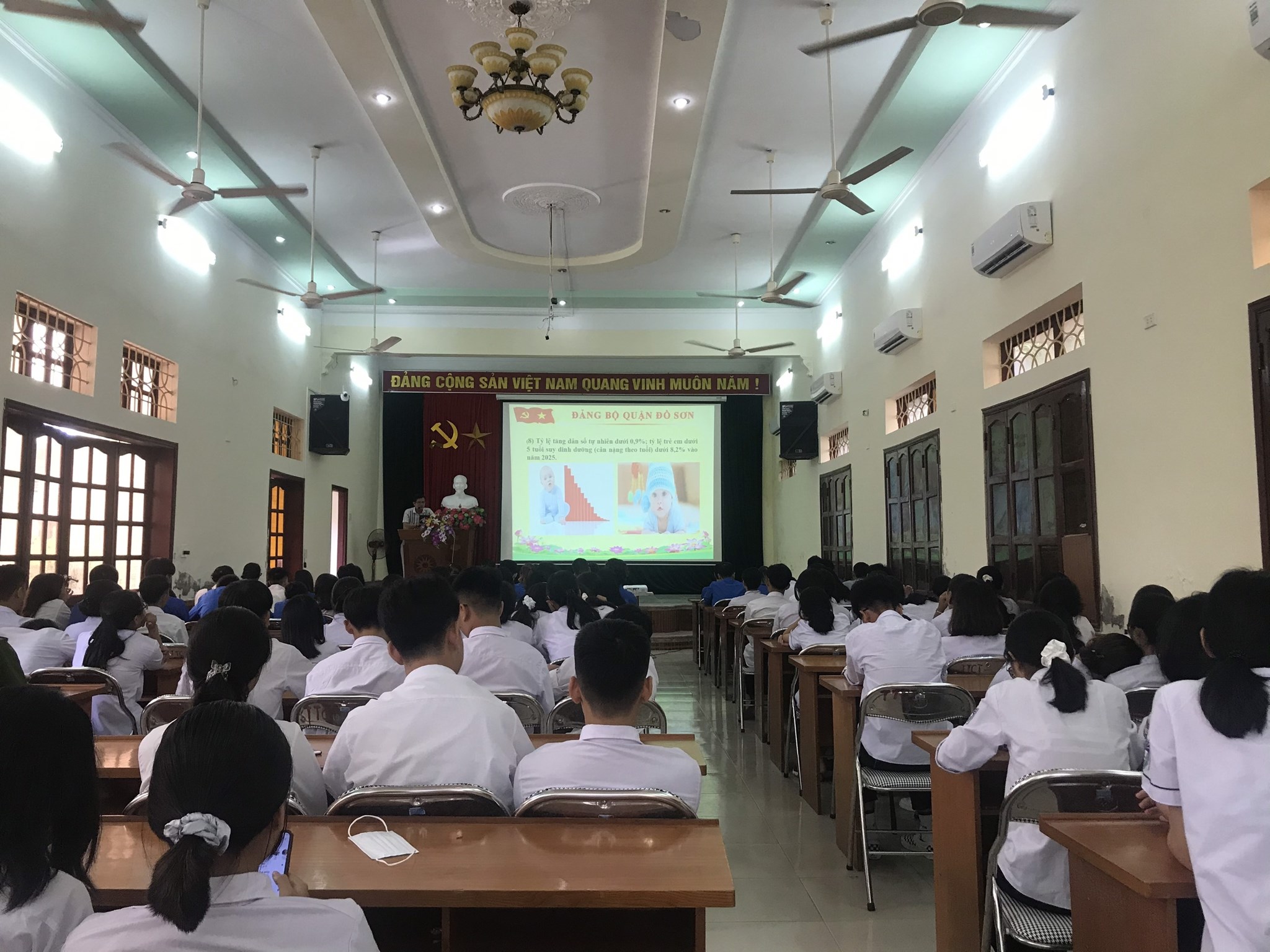 Quận đoàn Đồ Sơn: 100% cán bộ, đoàn viên và 80% thanh niên học tập, quán triệt về các nghị quyết, chủ trương của Đảng; nghị quyết, kết luận, chương trình của Đoàn.