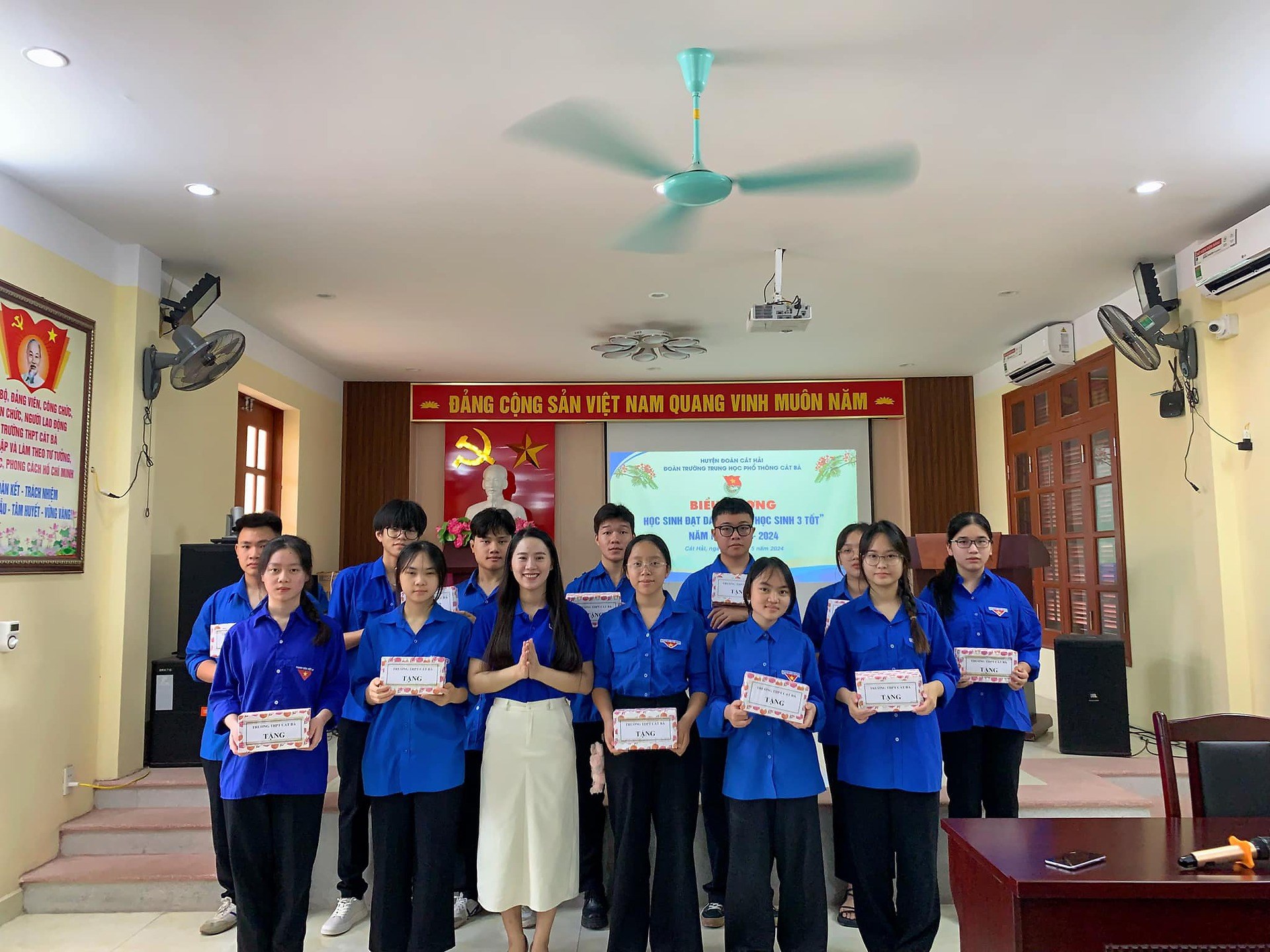 ĐOÀN TRƯỜNG THPT CÁT BÀ BIỂU DƯƠNG "HỌC SINH 3 TỐT" NĂM HỌC 2023 - 2024