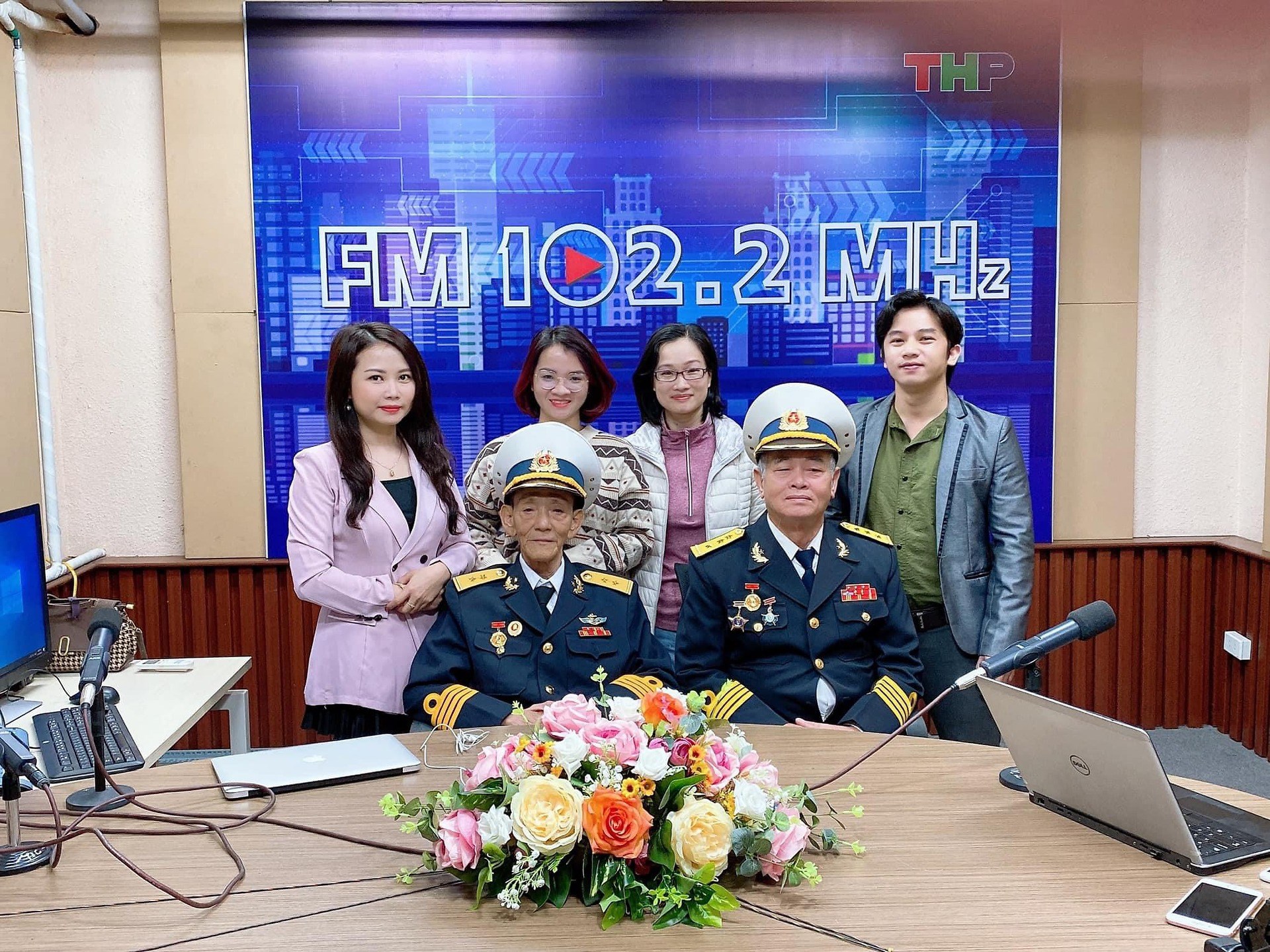 MÔ HÌNH “GIỜ CAO ĐIỂM” – MÔ HÌNH HIỆU QUẢ TRONG TUYÊN TRUYỀN, PHỔ BIẾN LUẬT GIAO THÔNG, GÓP PHẦN XÂY DỰNG VĂN HÓA GIAO THÔNG, GIỮ GÌN TRẬT TỰ AN TOÀN XÃ HỘI THÀNH PHỐ
