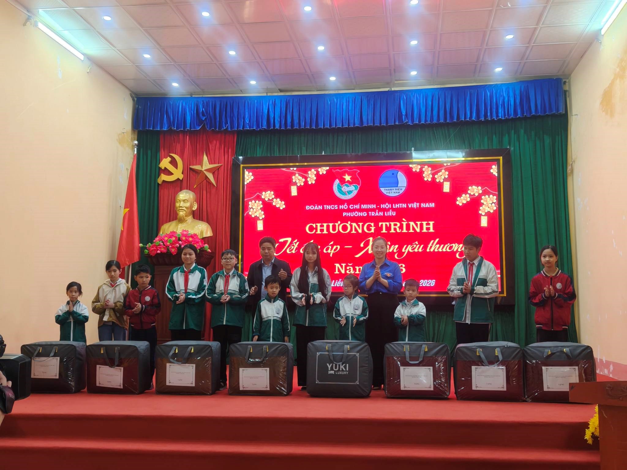 TẾT ẤM ÁP – XUÂN YÊU THƯƠNG