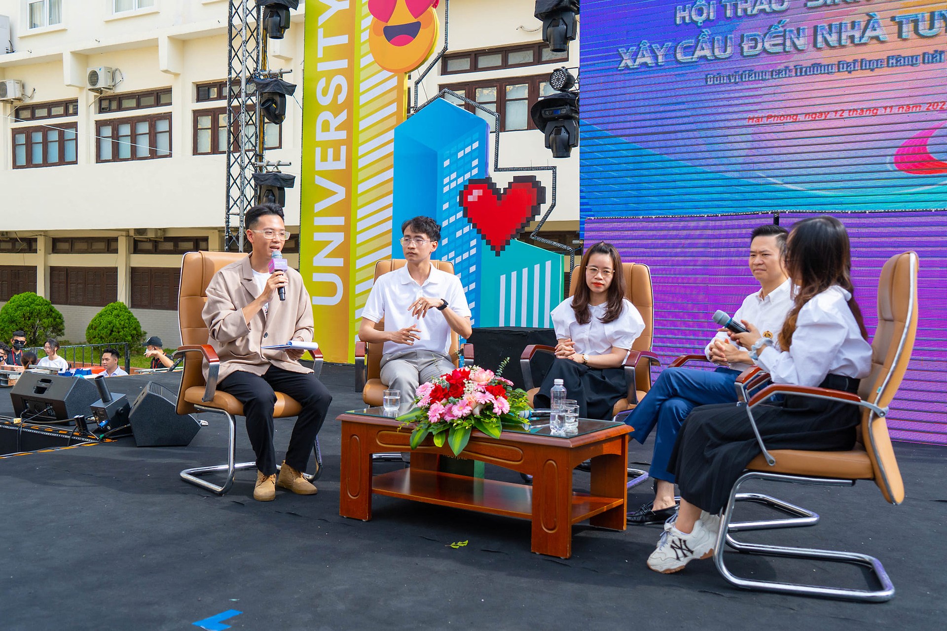 Đoàn TNCS Hồ Chí Minh trường Đại học Hàng hải Việt Nam tổ chức Hội thảo  "Sinh viên 5 tốt - xây cầu đến nhà tuyển dụng"