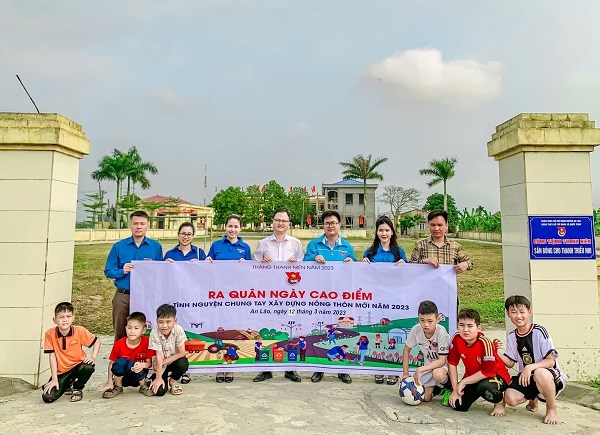 NGÀY HOẠT ĐỘNG CAO ĐIỂM TÌNH NGUYỆN CHUNG TAY XÂY DỰNG NÔNG THÔN MỚI 12/3