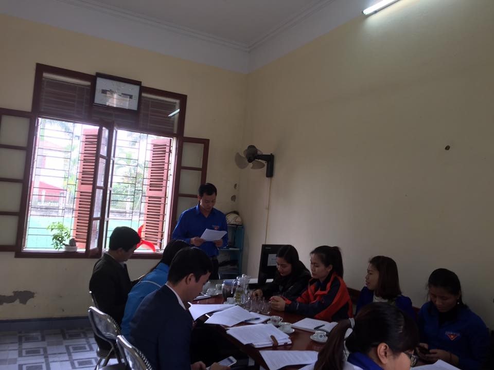 Sinh hoạt chi đoàn "Tuổi trẻ Hải Phòng sắt son niềm tin với Đảng"