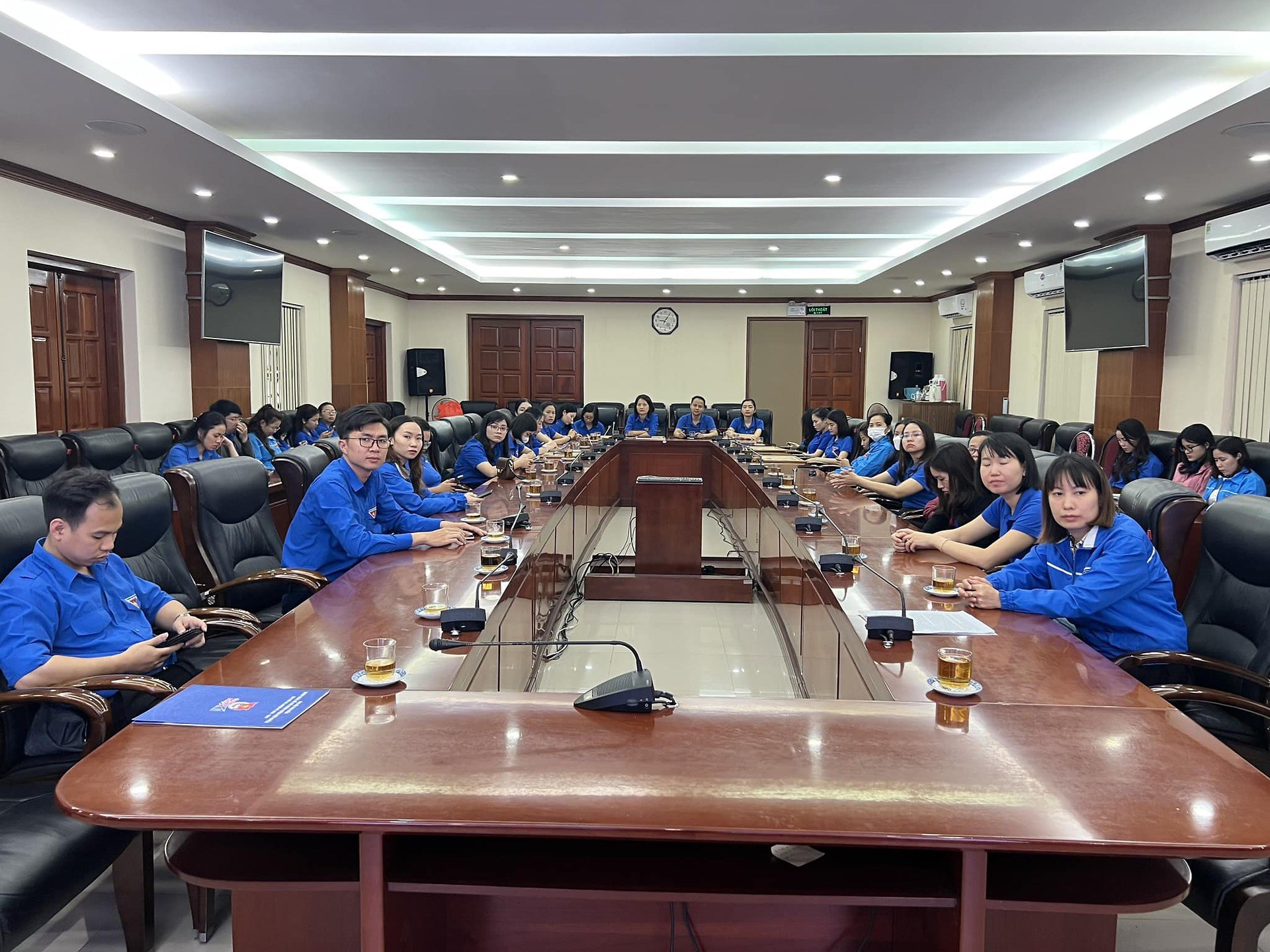 Năm 2023 Quận đoàn Ngô Quyền đã tổ chức Hội nghị học tập quán triểt, tuyên truyền Nghị quyết gắn với việc học tập và làm theo tư tưởng cho 168 đồng chí Cán bộ Đoàn chủ chốt của quận đạt 100%