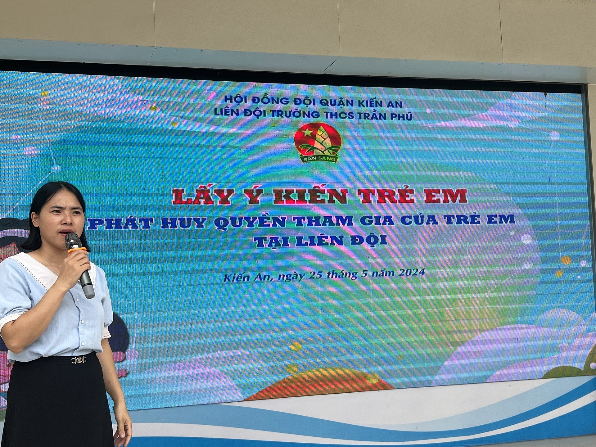 Quận Kiến An: Liên đội THCS Trần Phú tổ chức hoạt động " Lấy ý kiến của trẻ em phát huy quyền tham gia của trẻ em tại liên đội"
