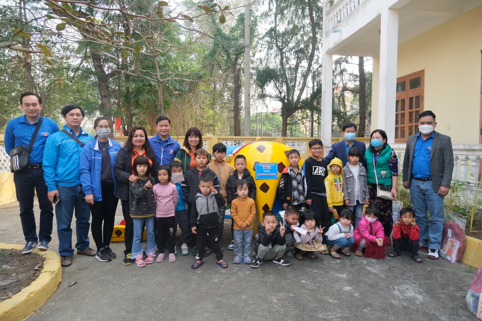 Chương trình Xuân tình nguyện - Hành trình tuổi trẻ vì biển đảo quê hương năm 2022