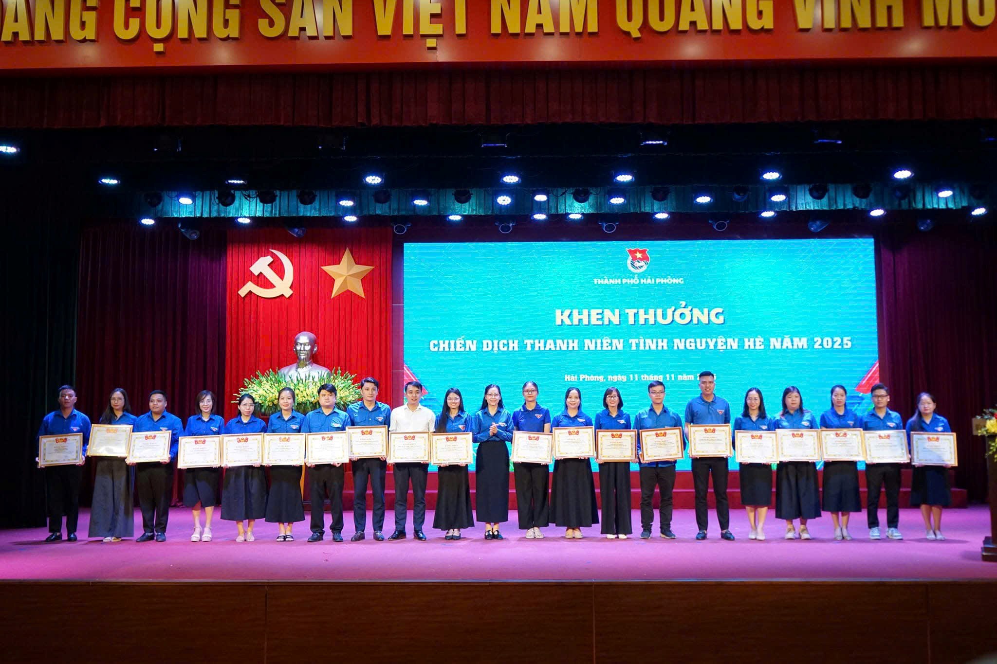Khen thưởng Chiến dịch TNTN hè