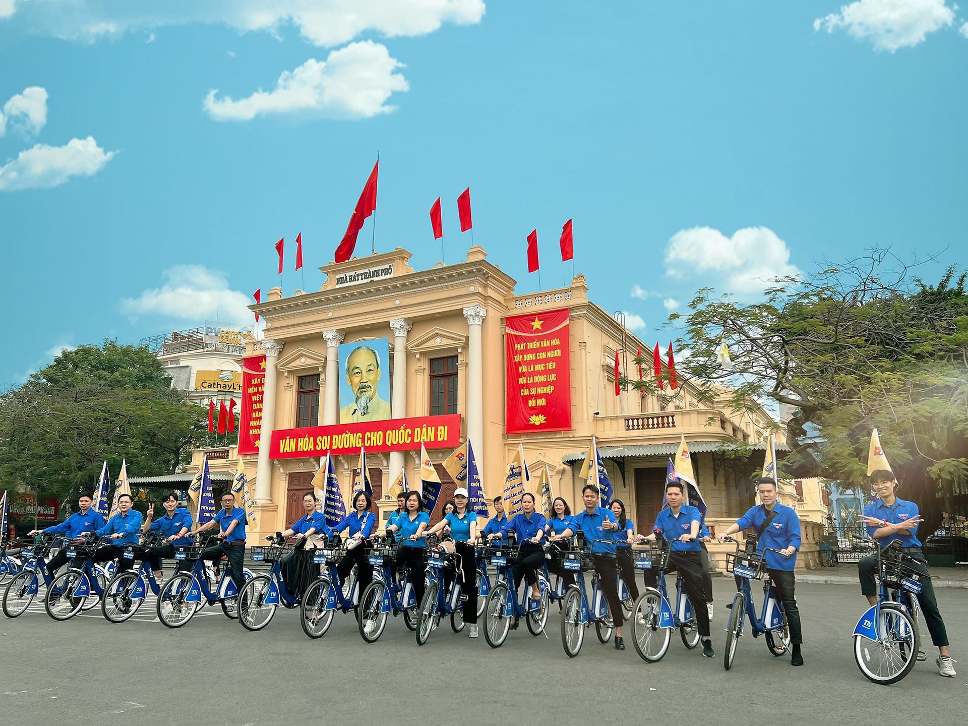 CÁN BỘ ĐOÀN, ĐOÀN VIÊN THANH NIÊN KHỐI CÁC CƠ QUAN THÀNH PHỐ TUYÊN TRUYỀN VỀ CHUYỂN ĐỔI SỐ VÀ BẢO VỆ MÔI TRƯỜNG